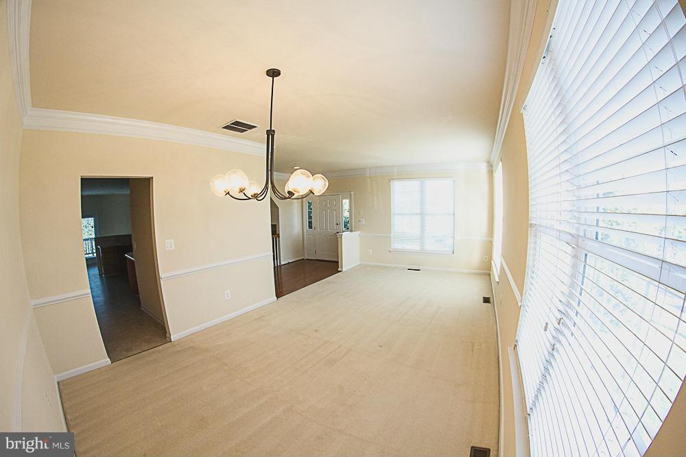 LOUDOUN VALLEY ESTATES - Residential Lease