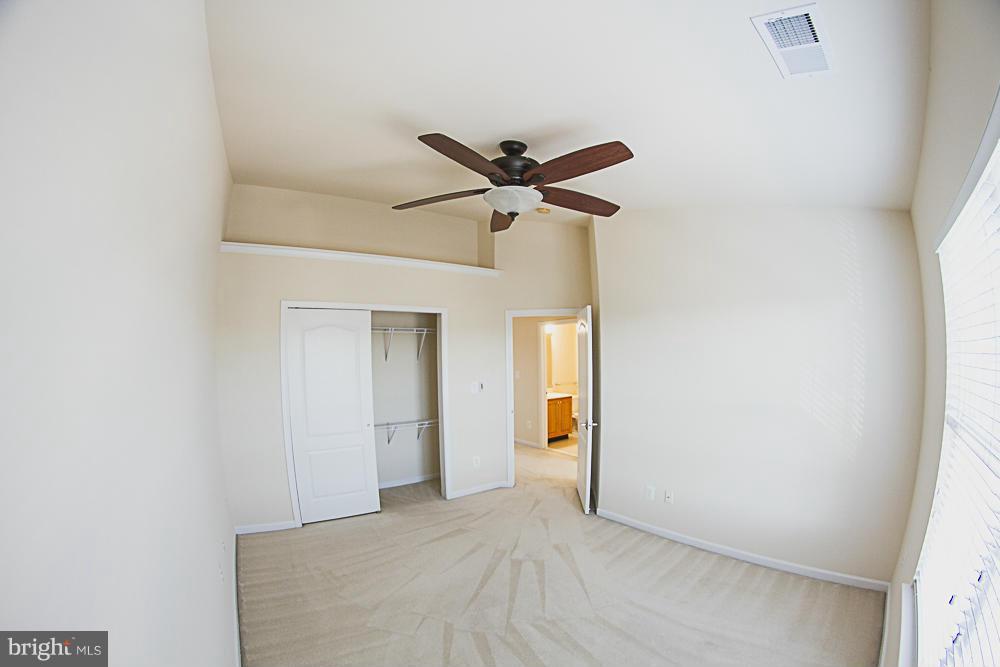 LOUDOUN VALLEY ESTATES - Residential Lease