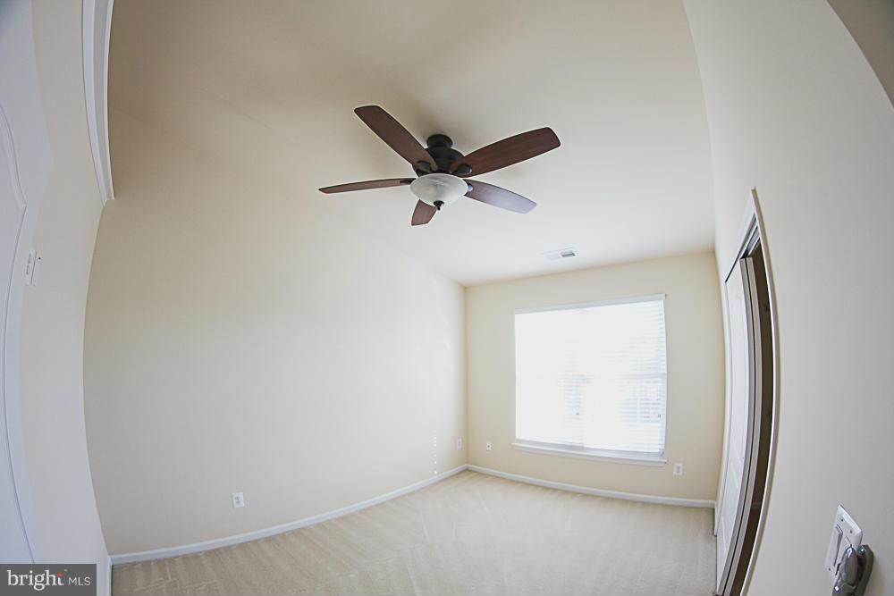 LOUDOUN VALLEY ESTATES - Residential Lease