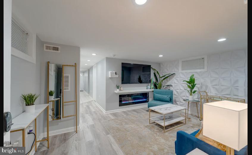 325 57TH STREET NE #2-1