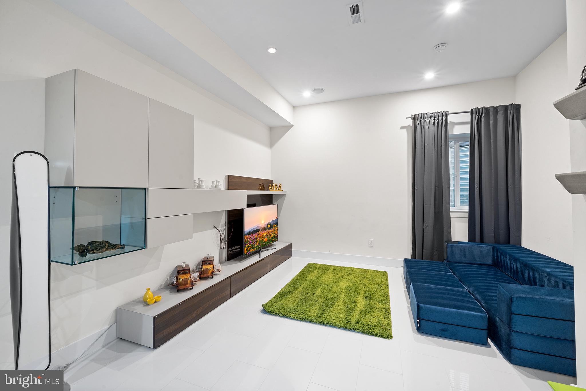 HAWTHORNE - Residential