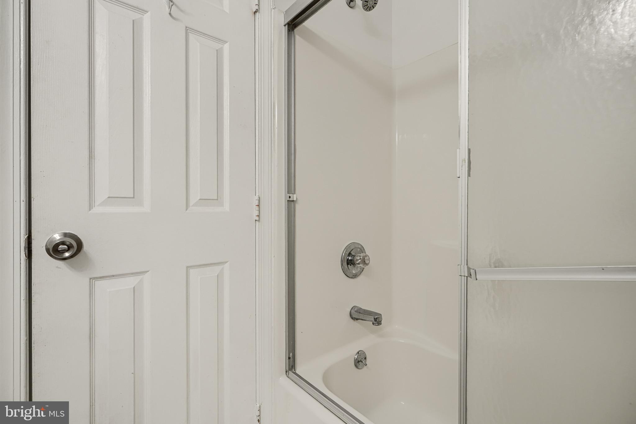 SATYR WOODS - Residential Lease