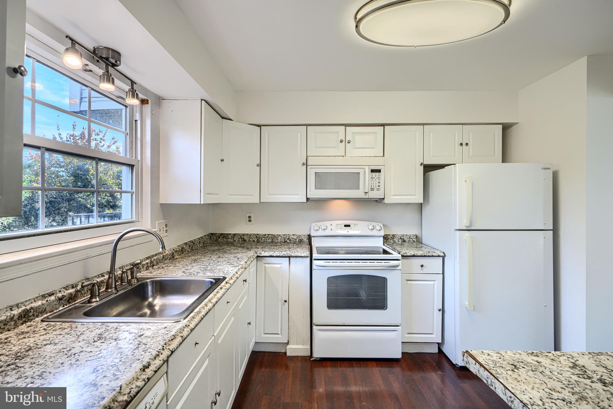 SATYR WOODS - Residential Lease