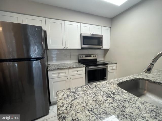 CLUSTERS AT WOODLAWN - Residential