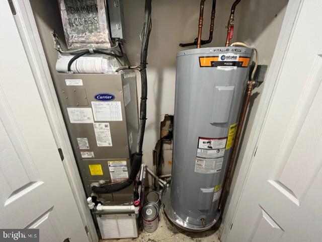 CLUSTERS AT WOODLAWN - Residential