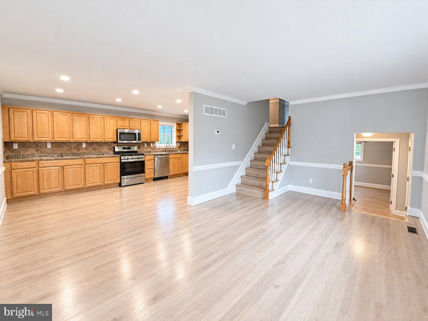160 BARBARA ROAD N