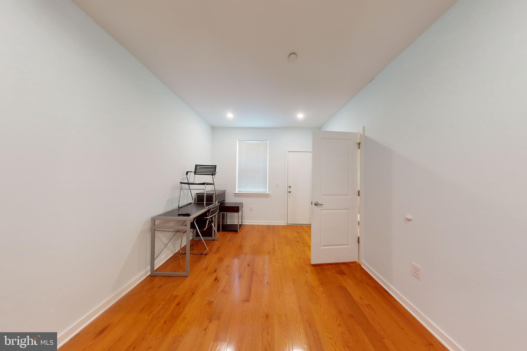 1517 W SEYBERT STREET 1