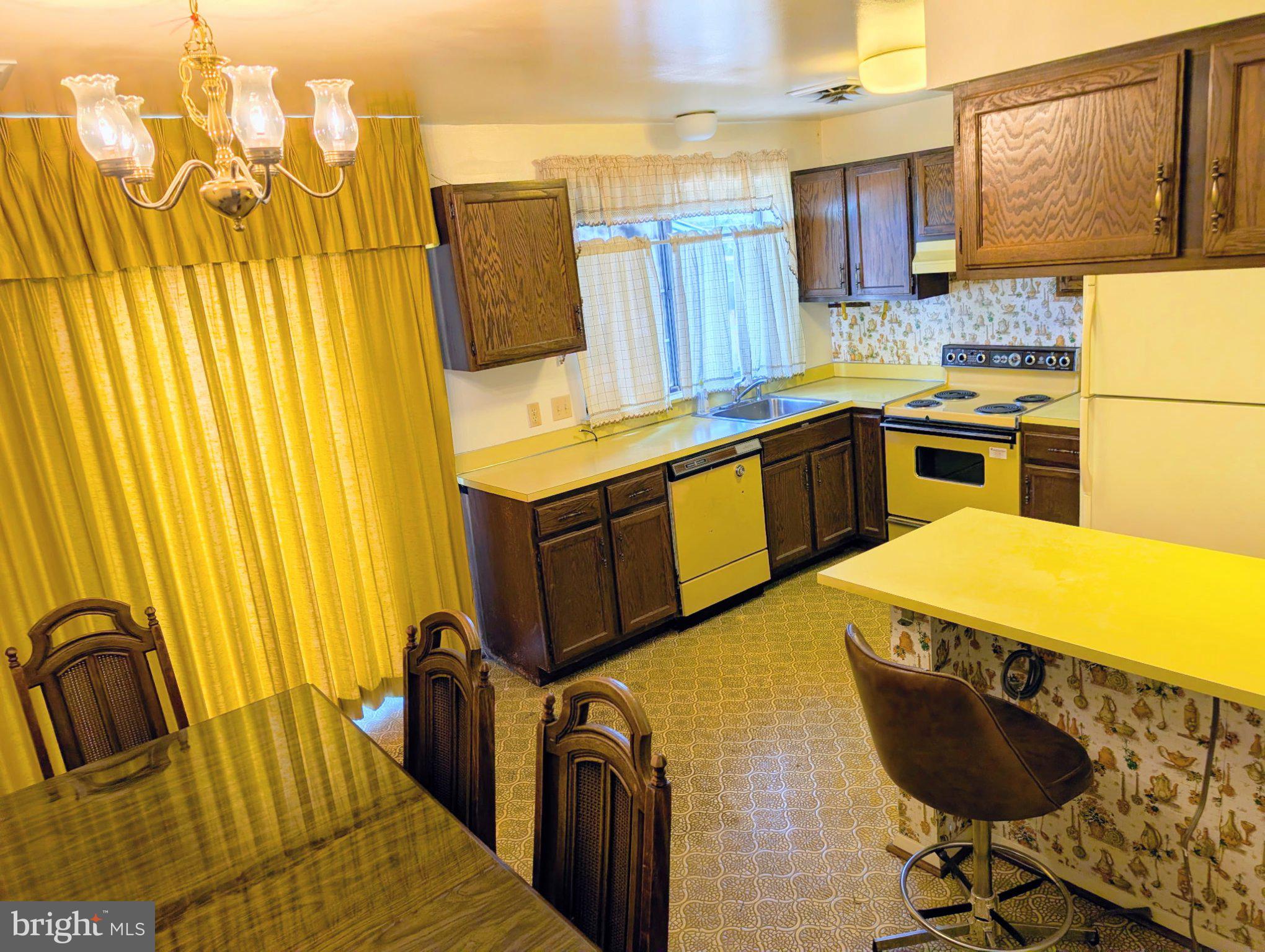 1540 CREEK BED DRIVE