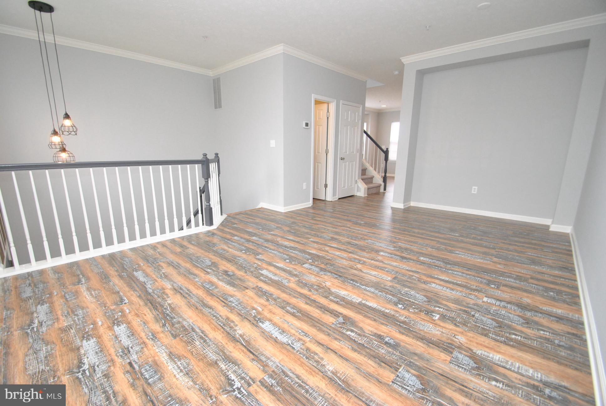 EATON SQUARE - Residential