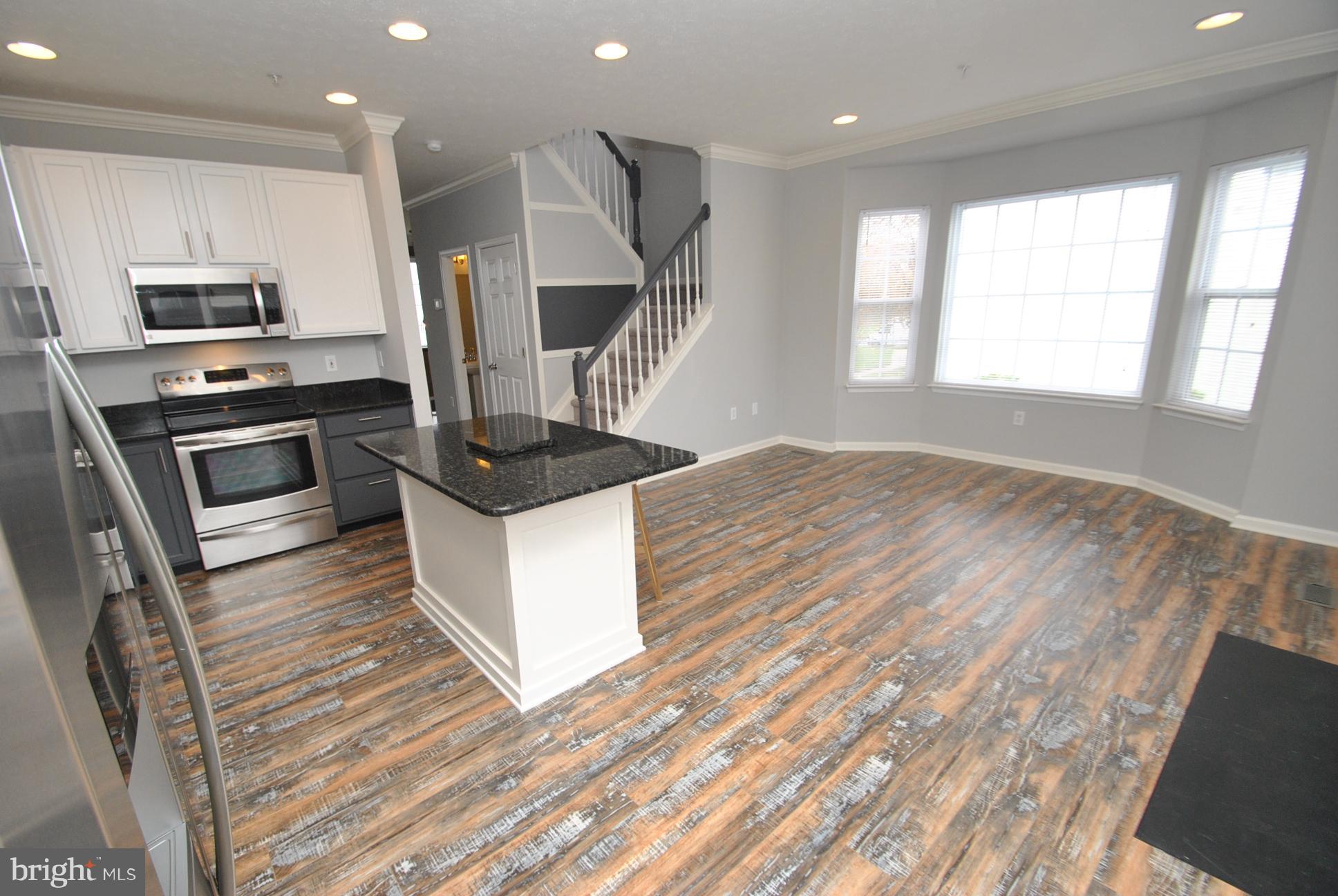 EATON SQUARE - Residential