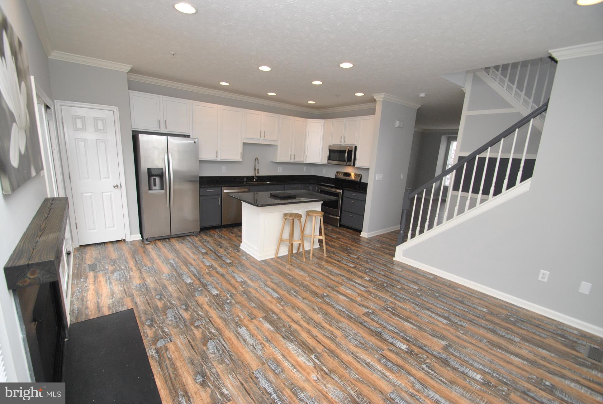 EATON SQUARE - Residential