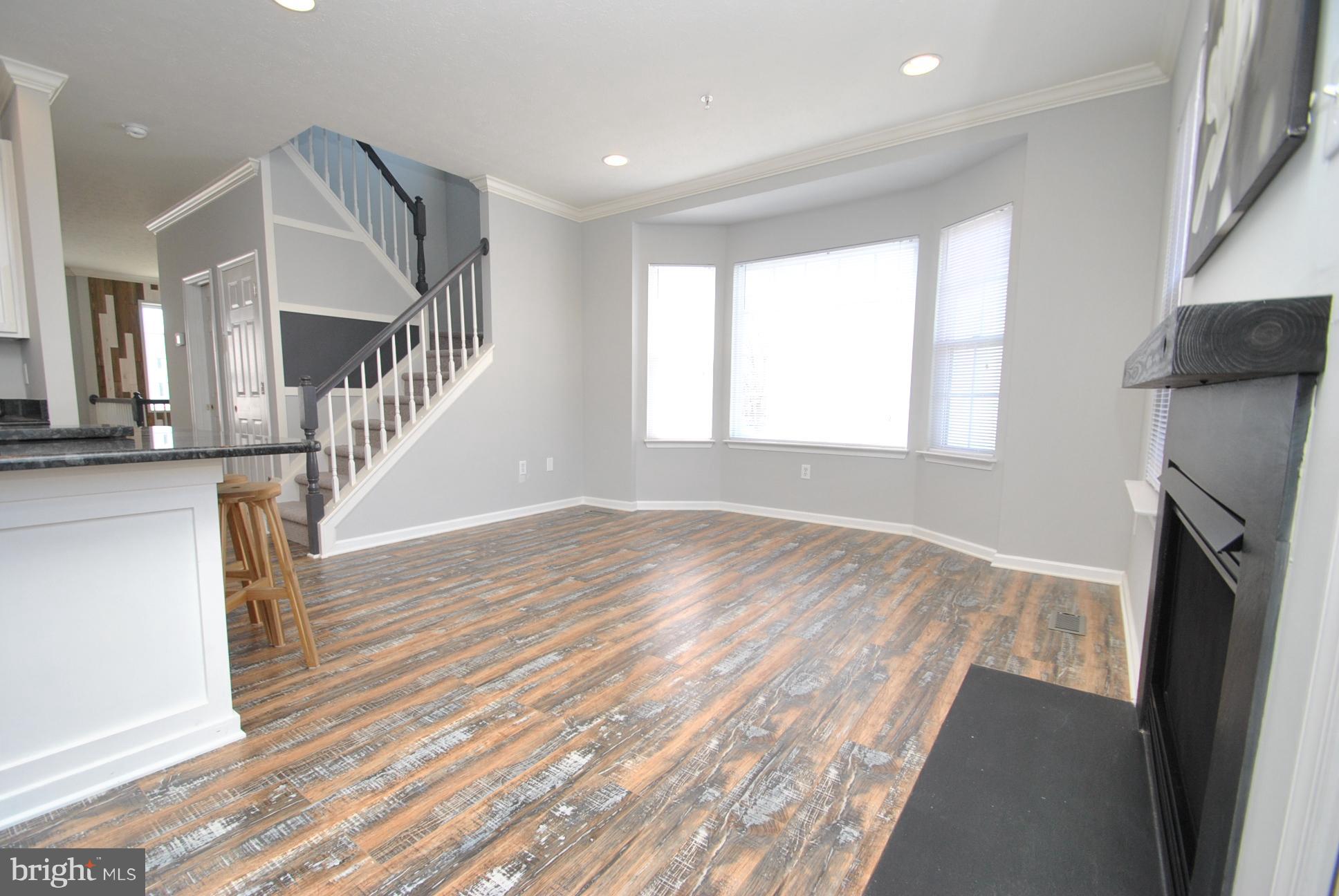 EATON SQUARE - Residential