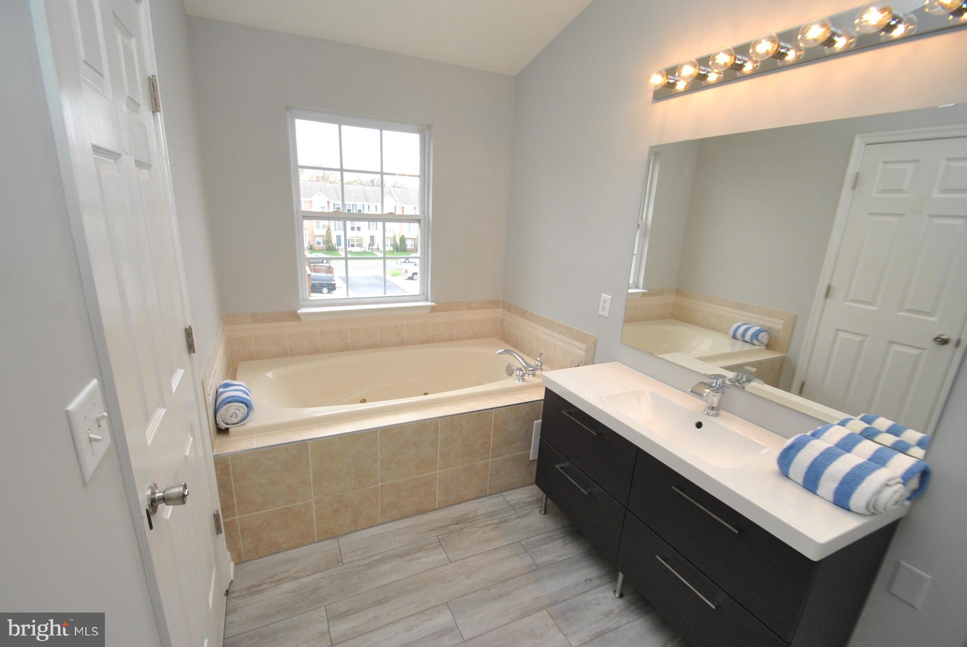 EATON SQUARE - Residential