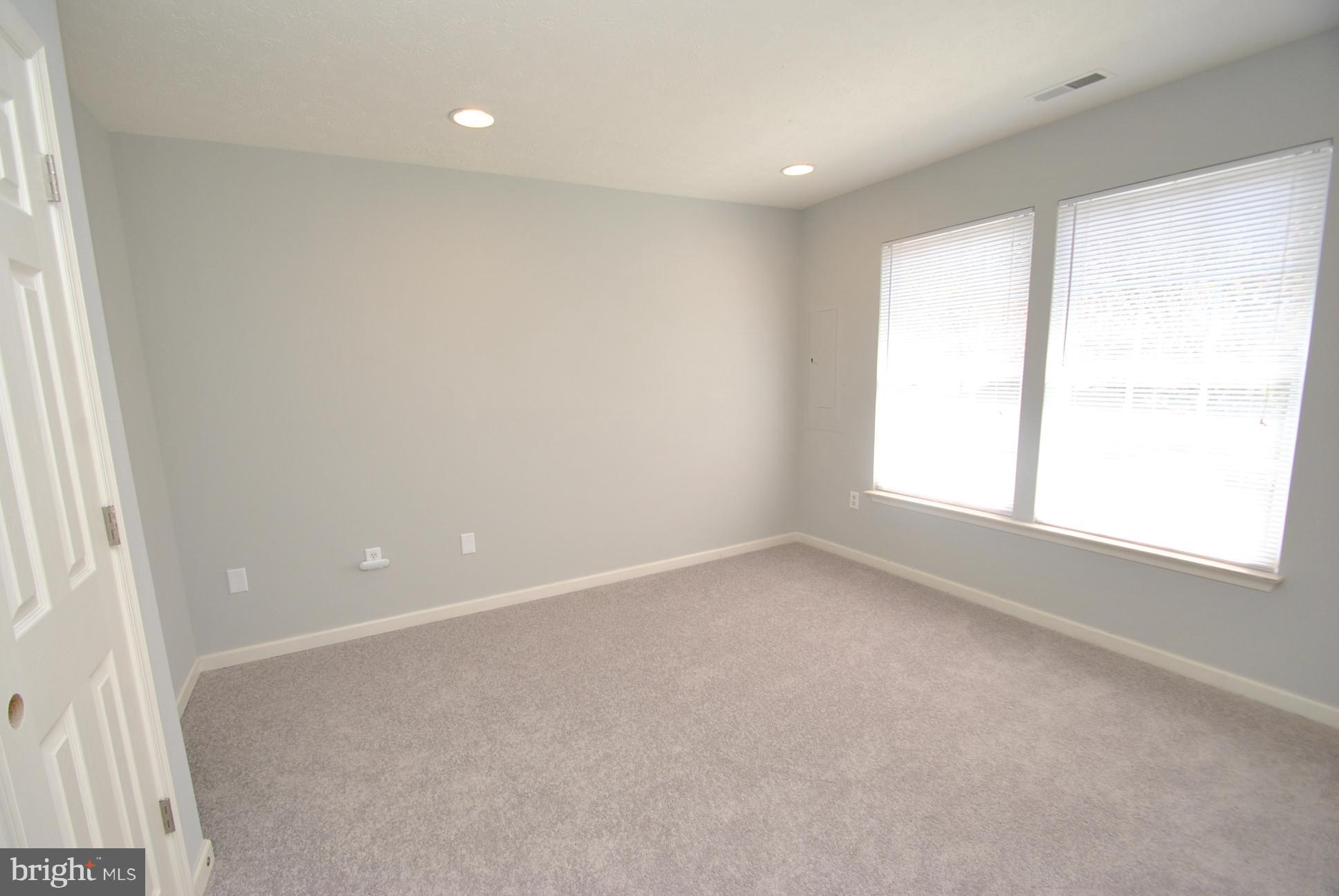 EATON SQUARE - Residential