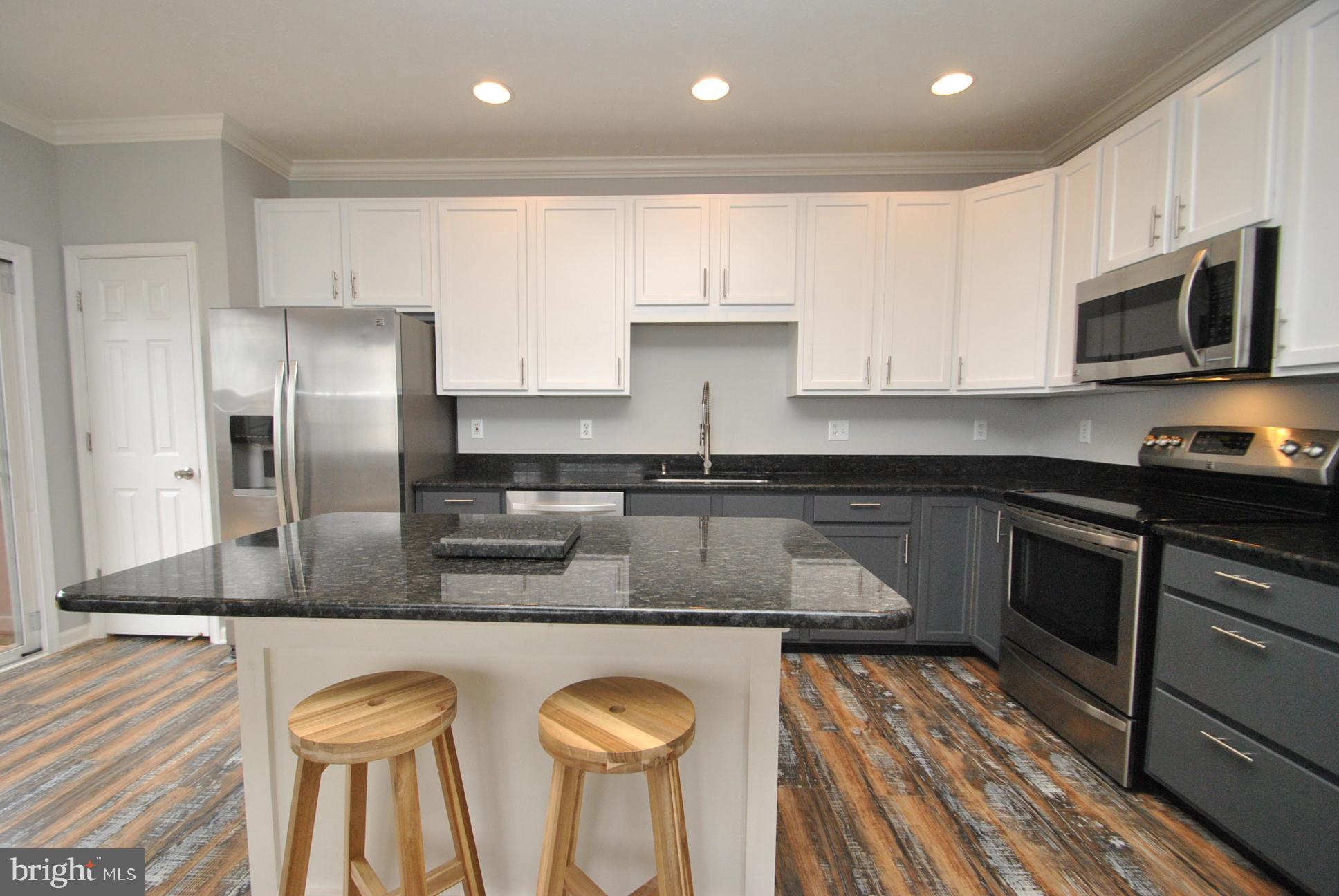 EATON SQUARE - Residential