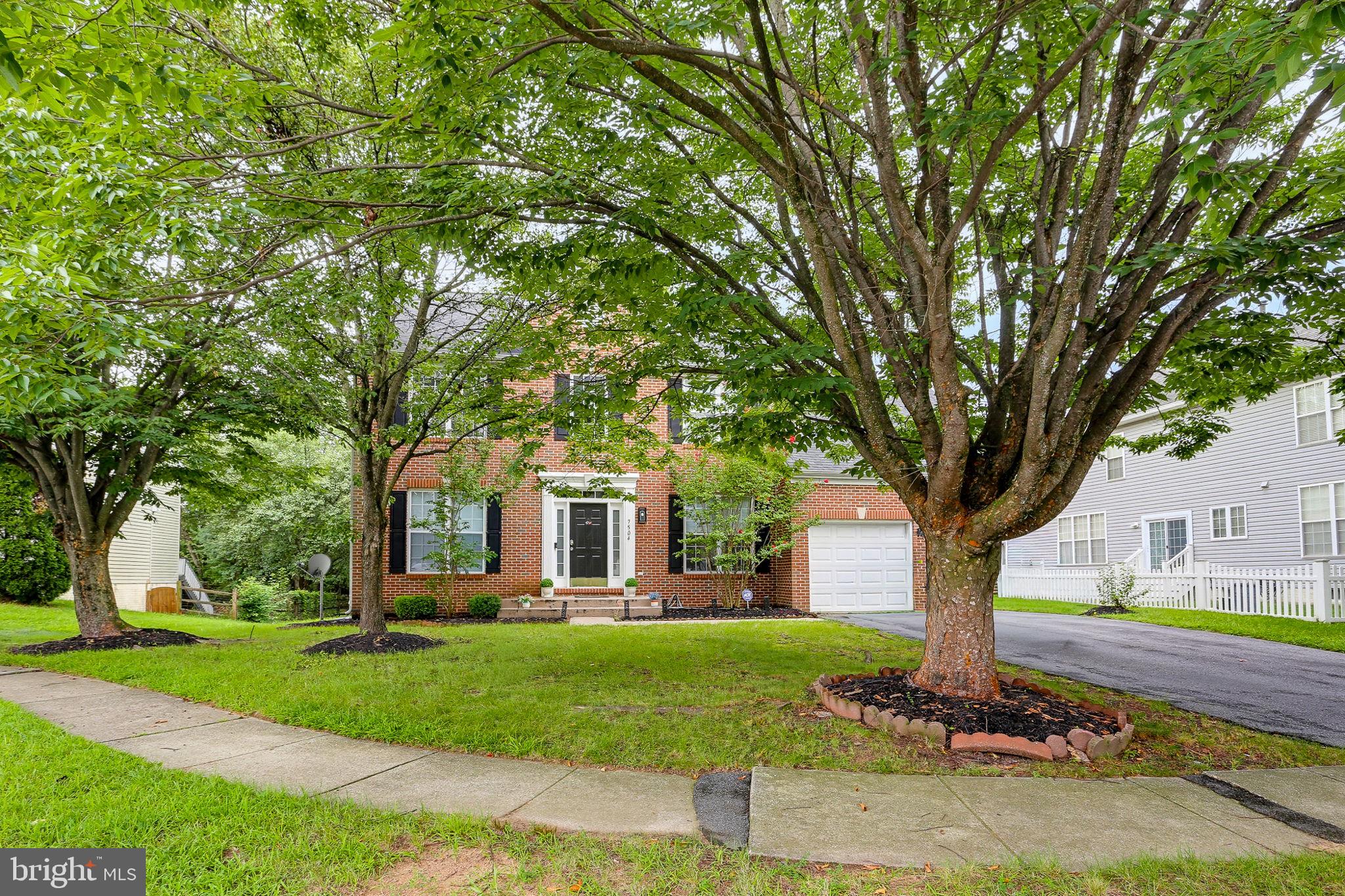 7504 FARM POND COURT