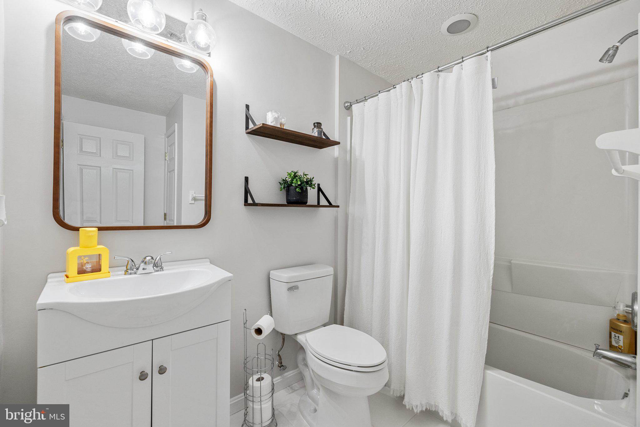 BRIDLEWOOD - Residential Lease