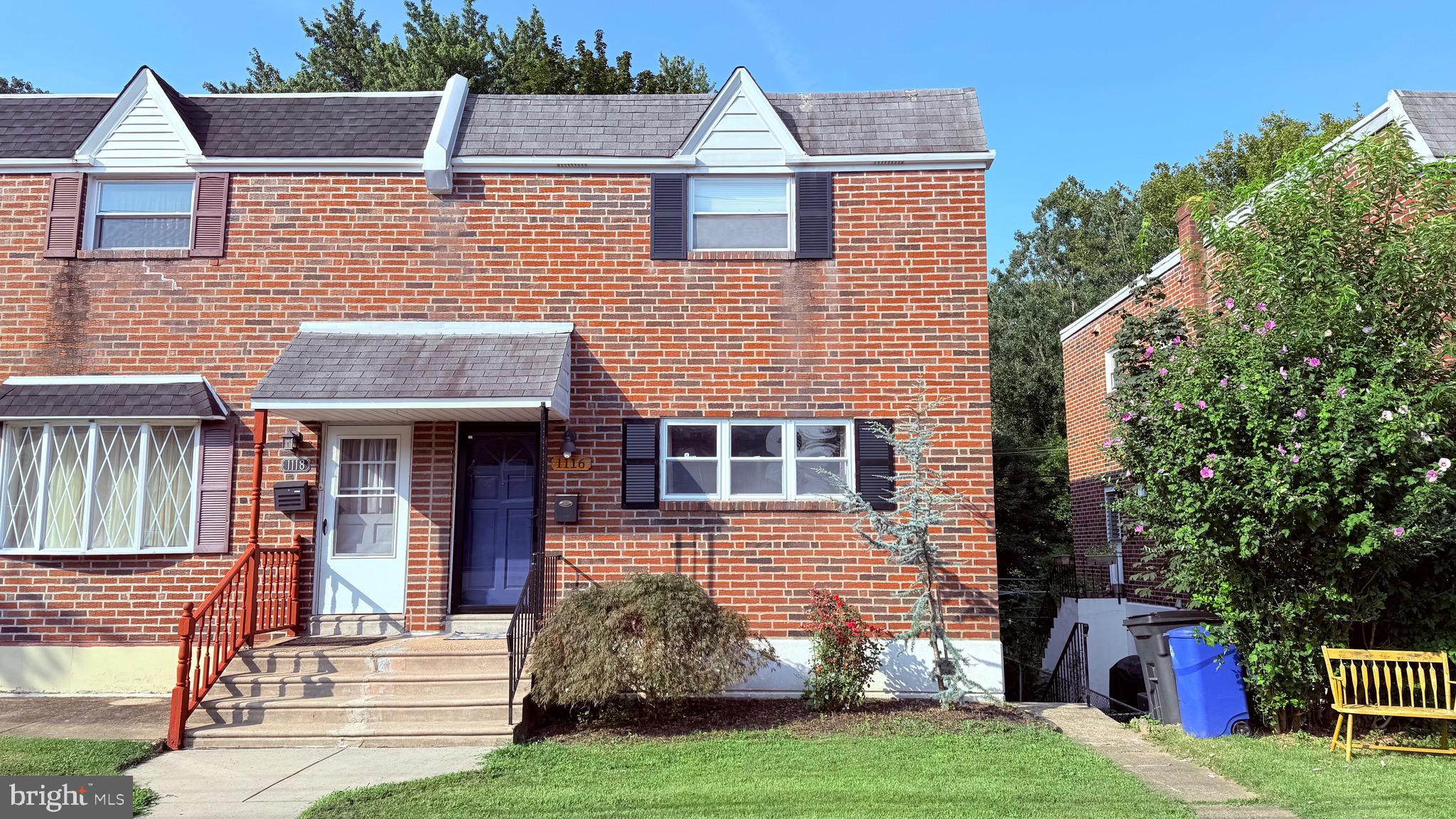 1116 SOLLY AVENUE