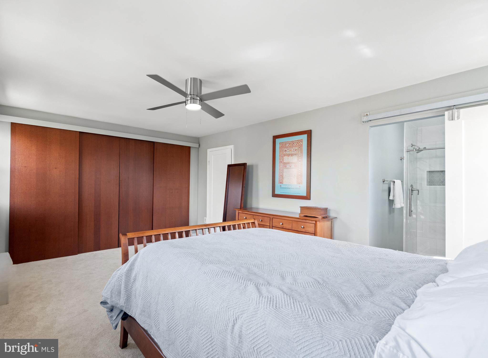 LAKEPOINTE - Residential