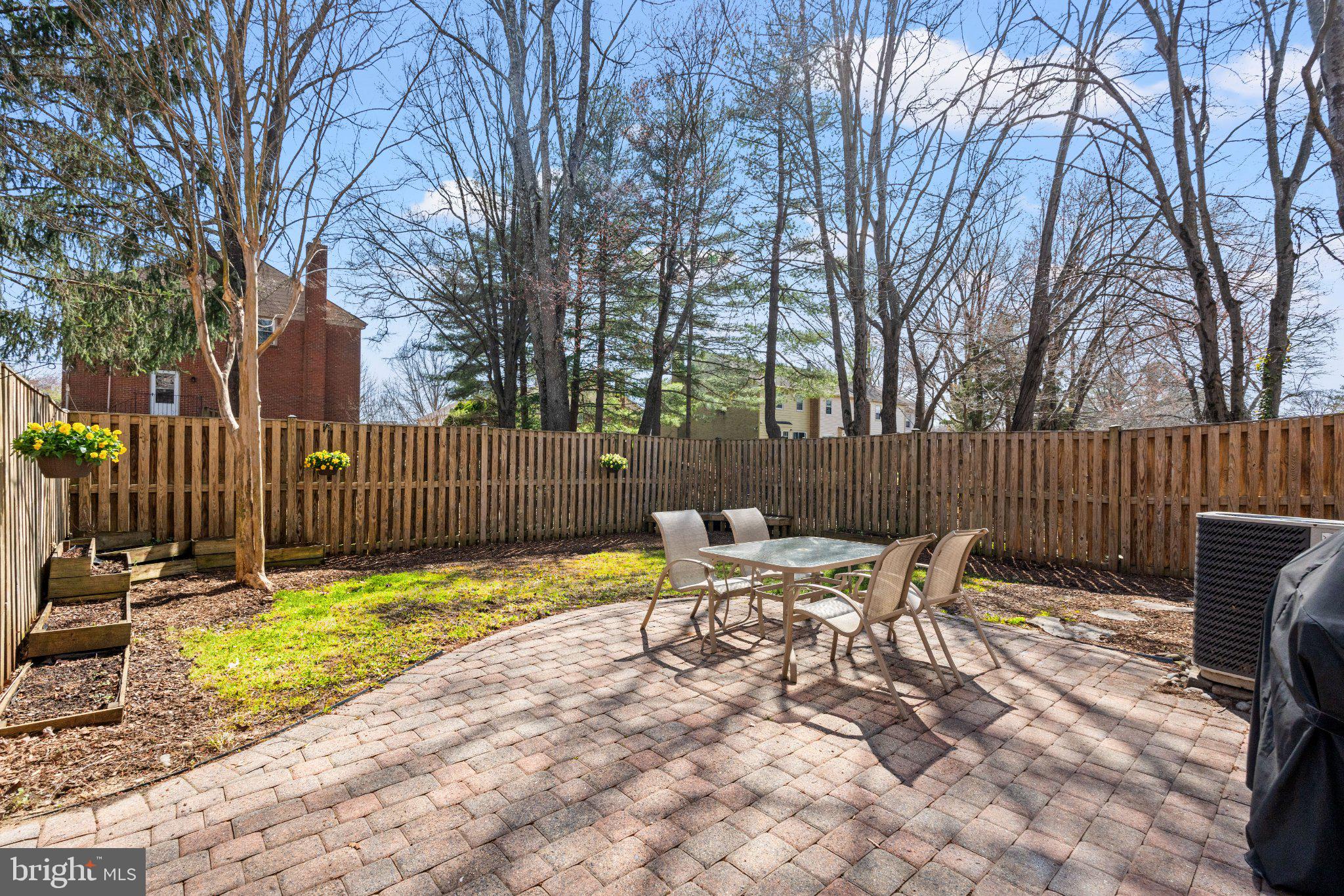 LAKEPOINTE - Residential