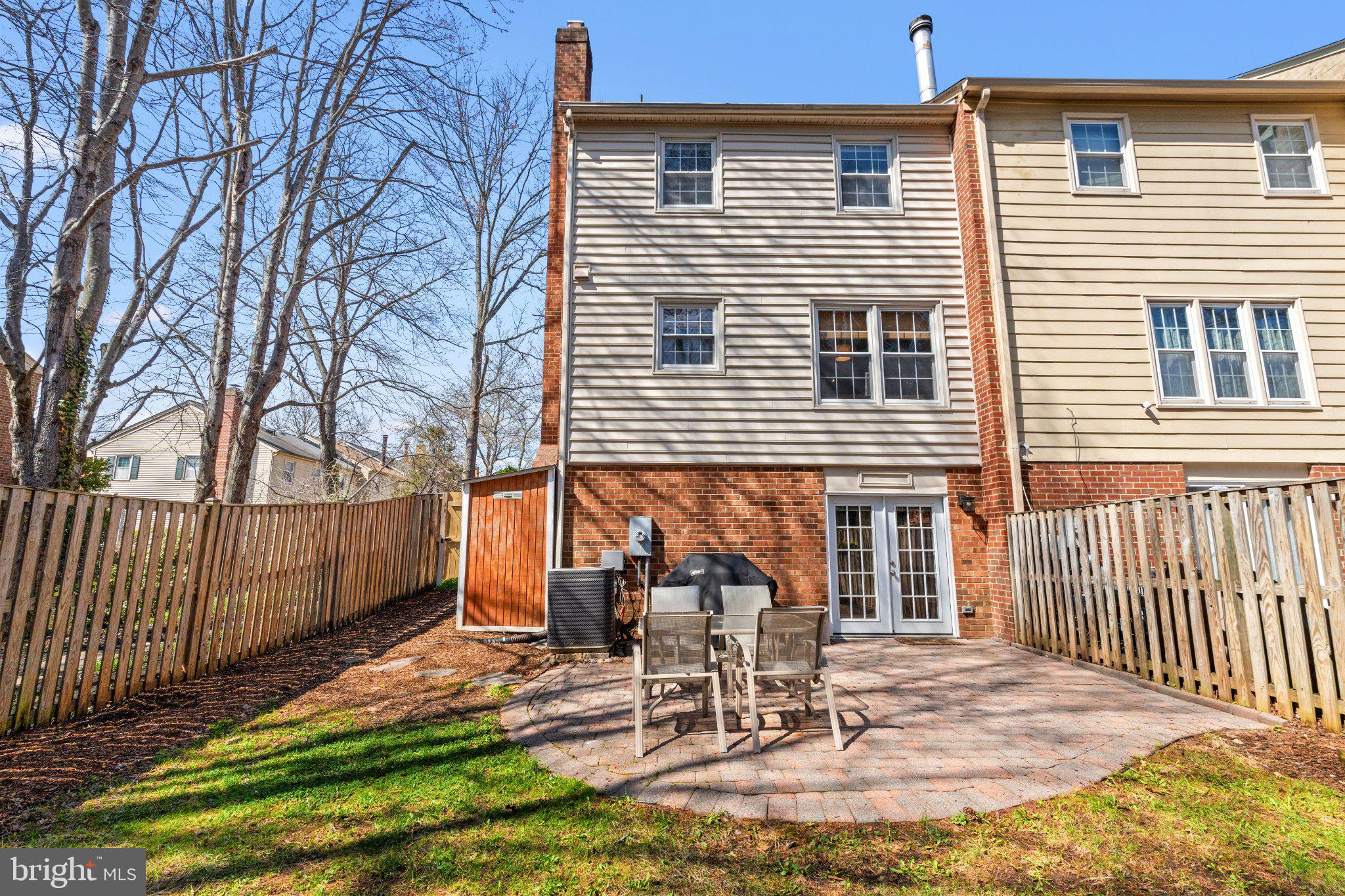 LAKEPOINTE - Residential