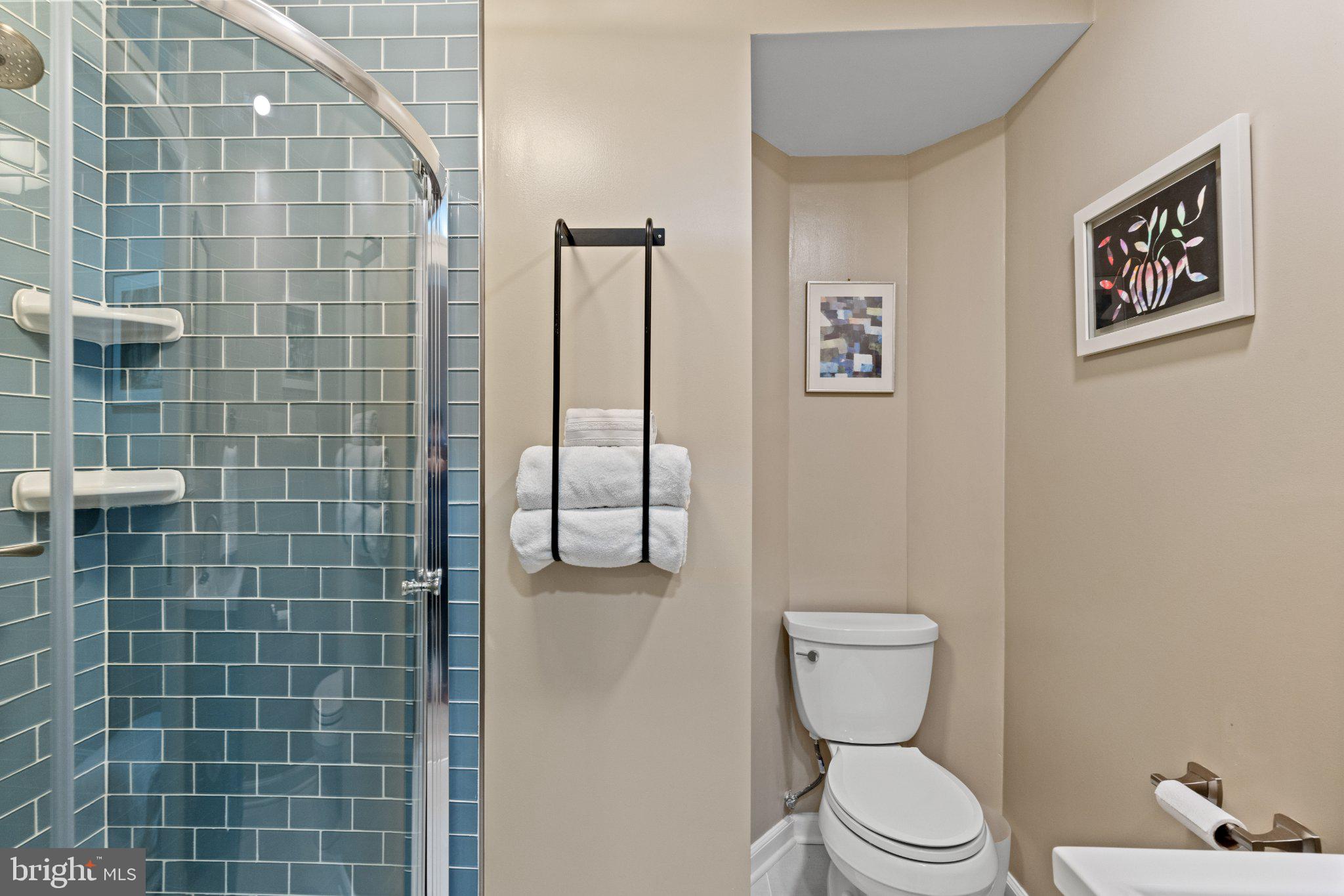 LAKEPOINTE - Residential