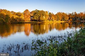 LAKEPOINTE - Residential