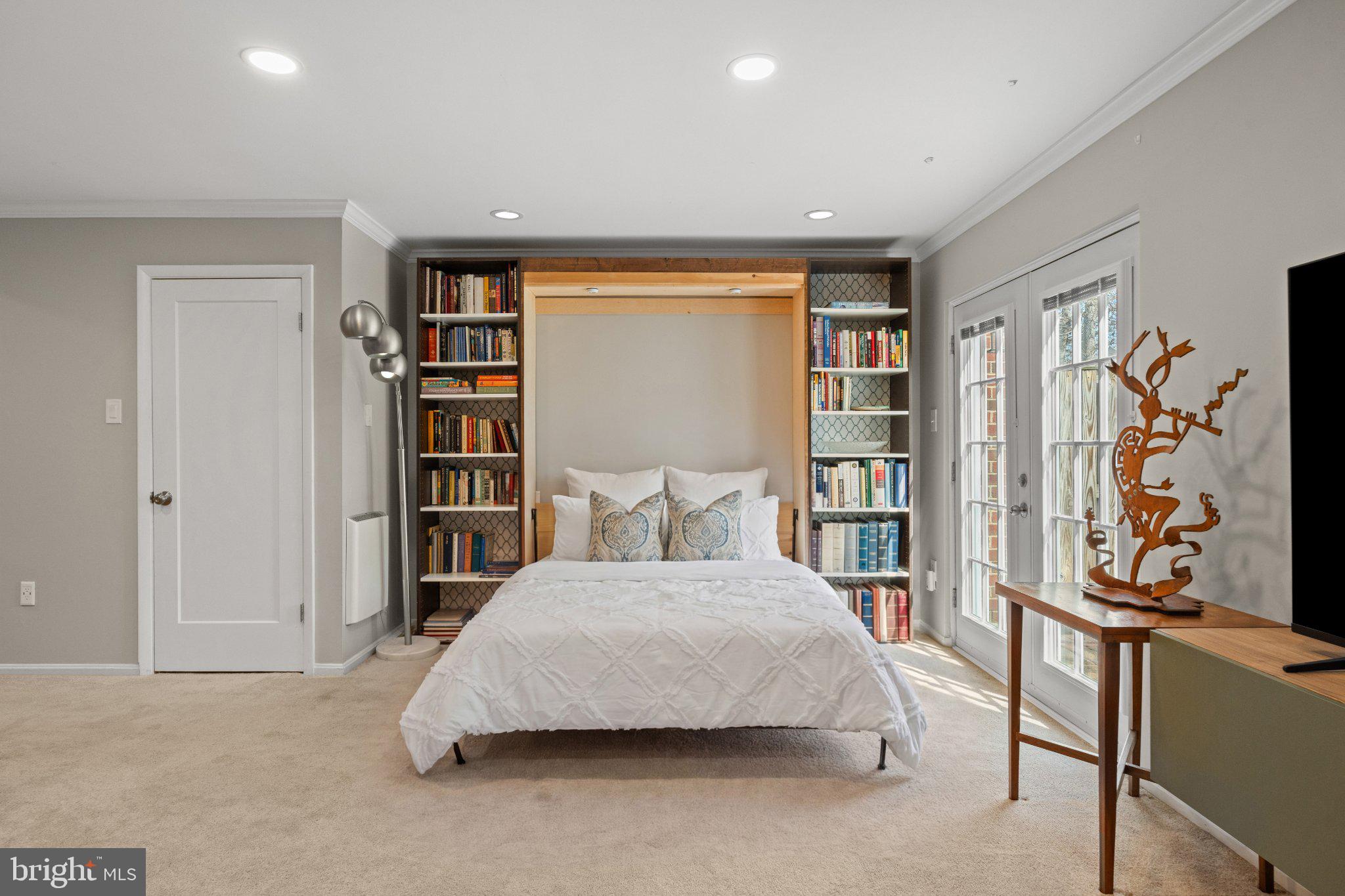 LAKEPOINTE - Residential