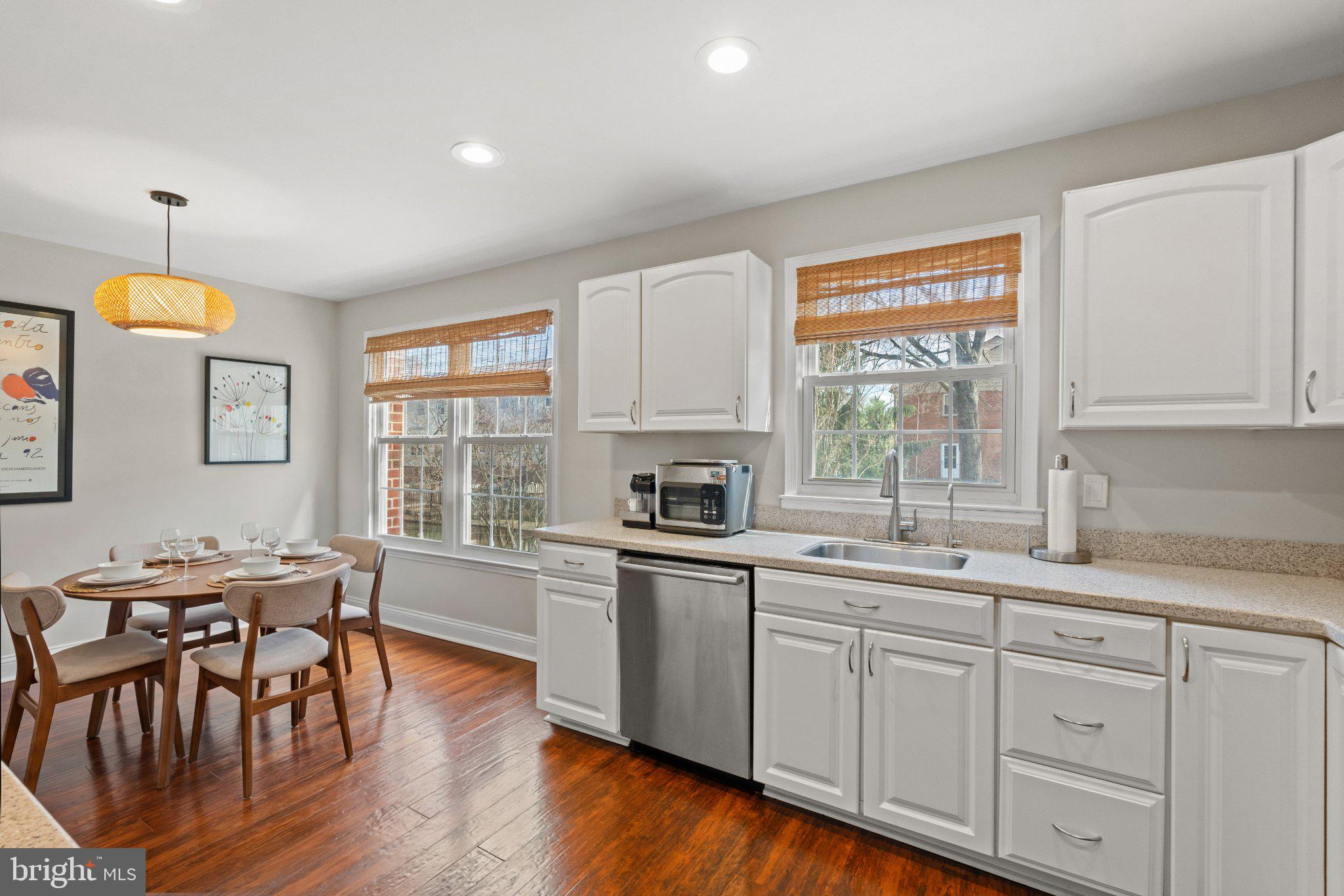 LAKEPOINTE - Residential