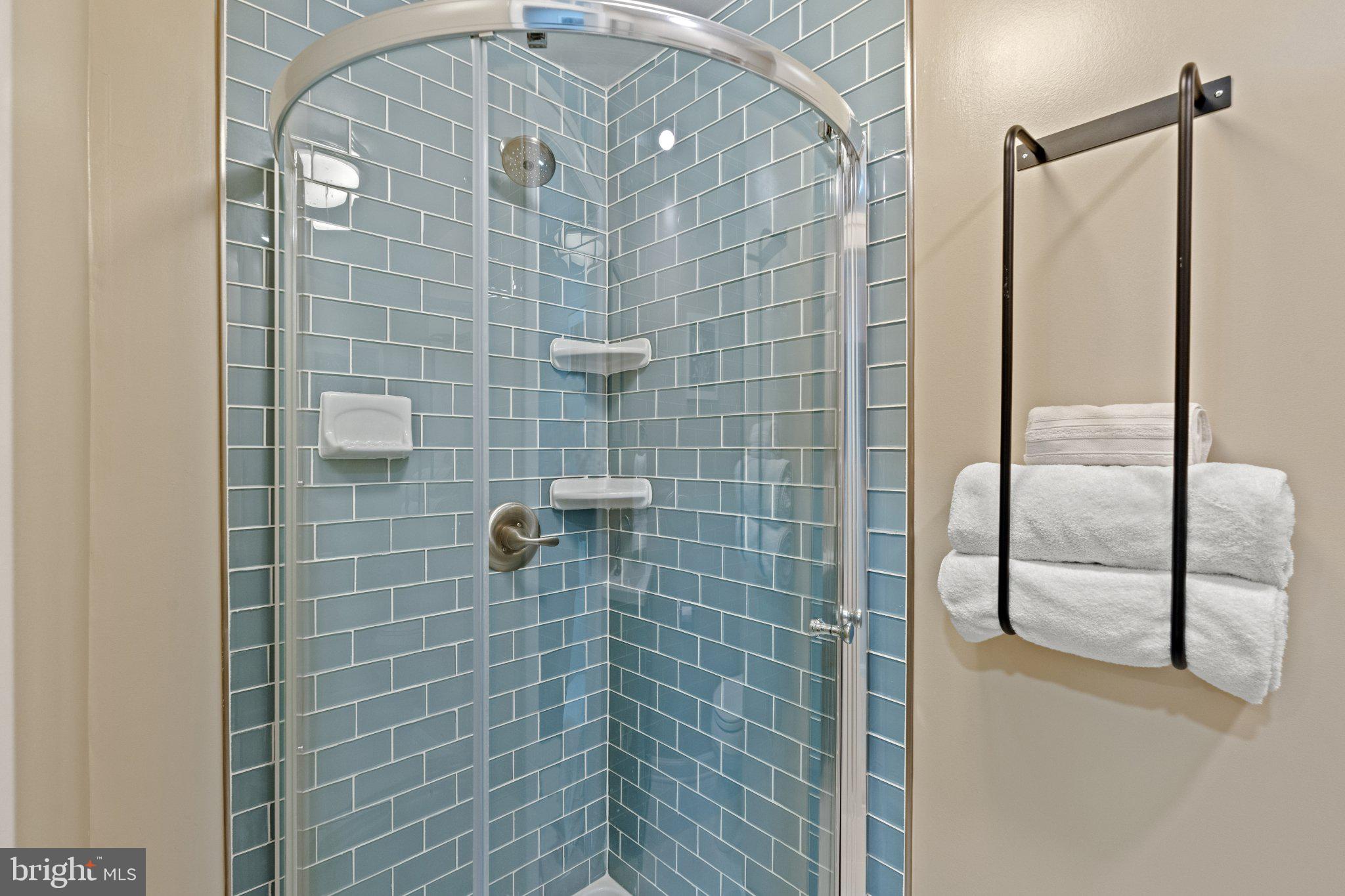 LAKEPOINTE - Residential