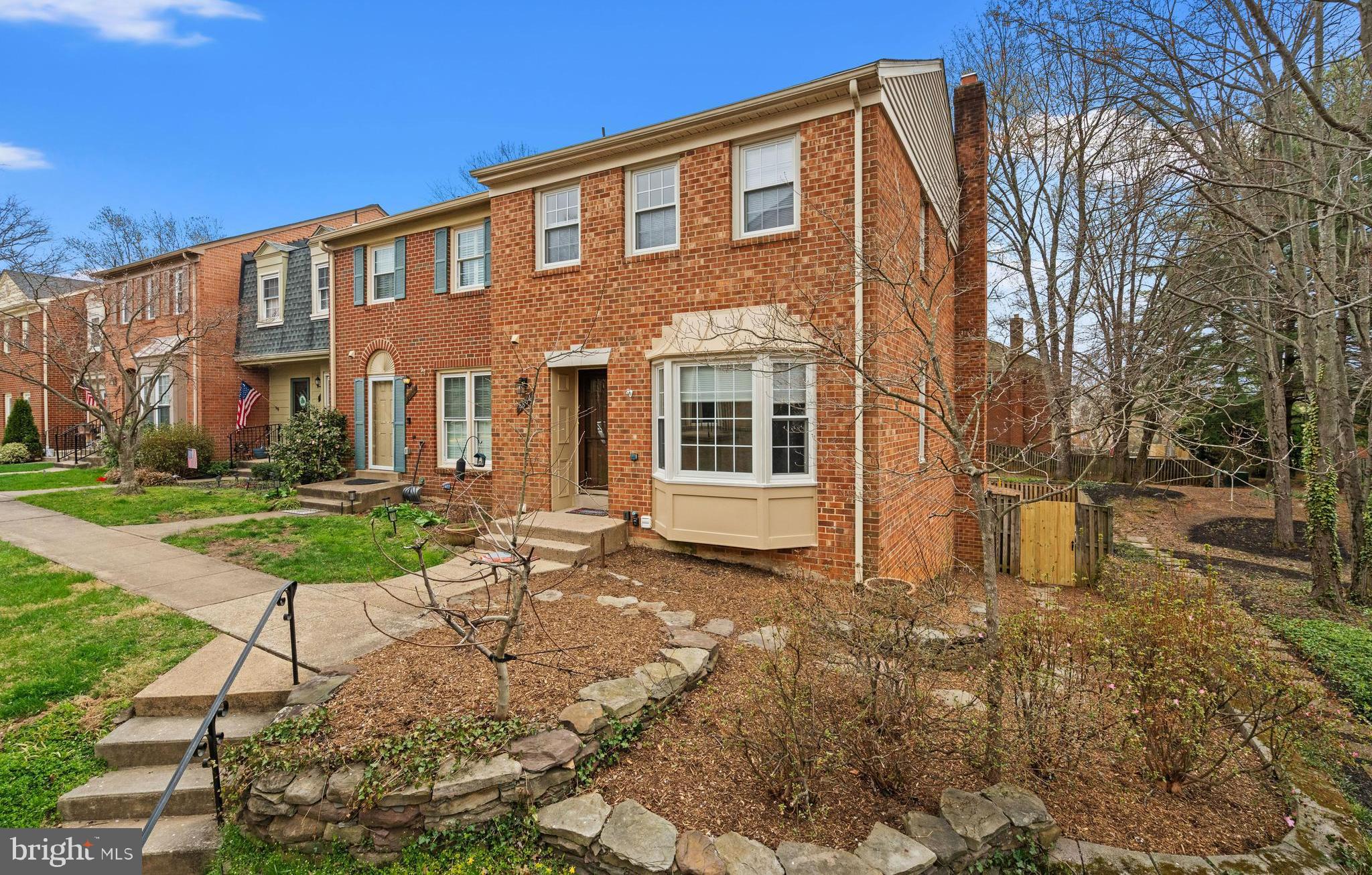 LAKEPOINTE - Residential