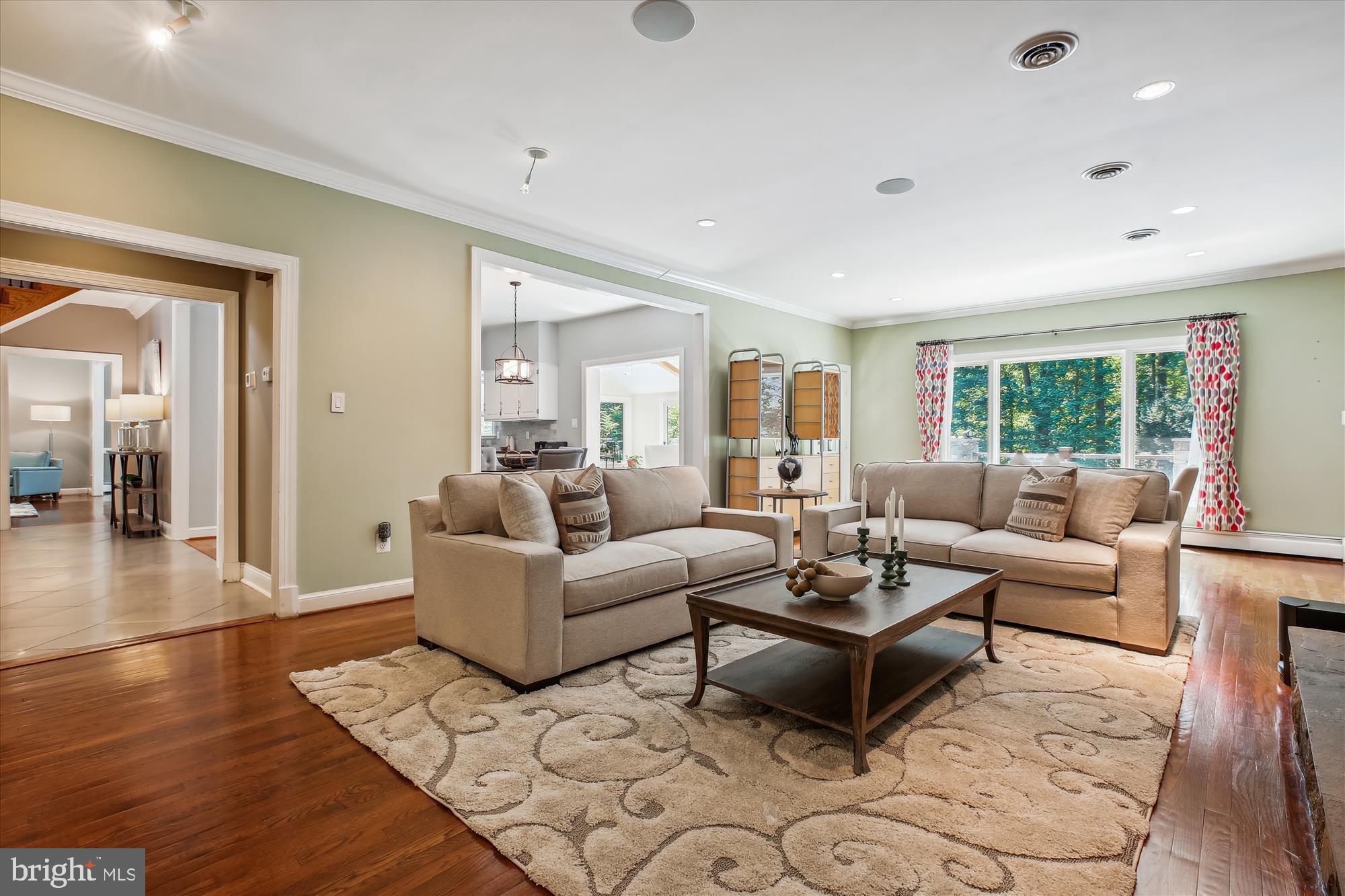 POTOMAC OUTSIDE - Residential