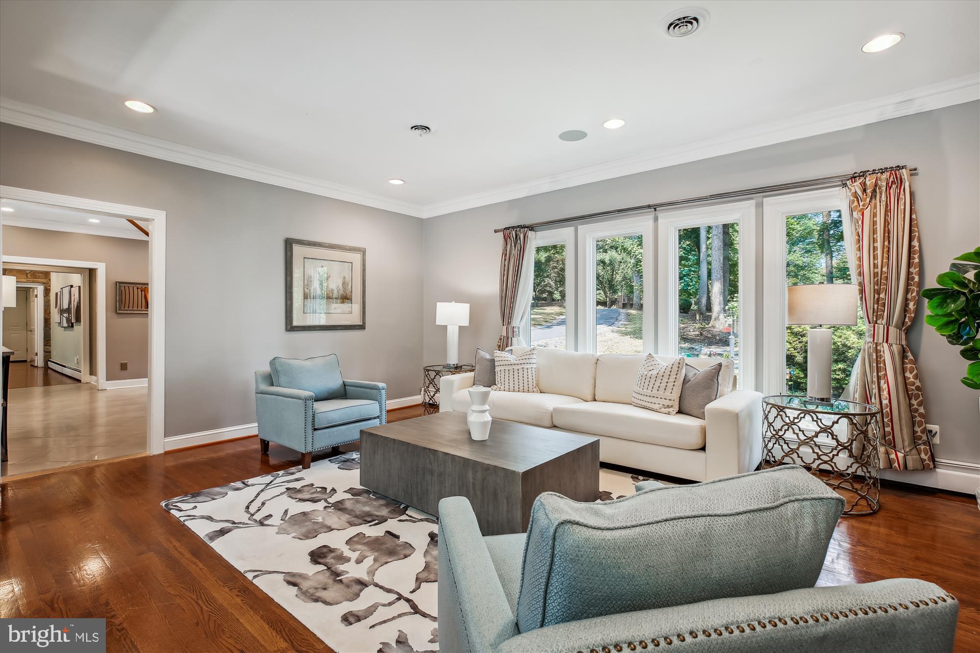 POTOMAC OUTSIDE - Residential