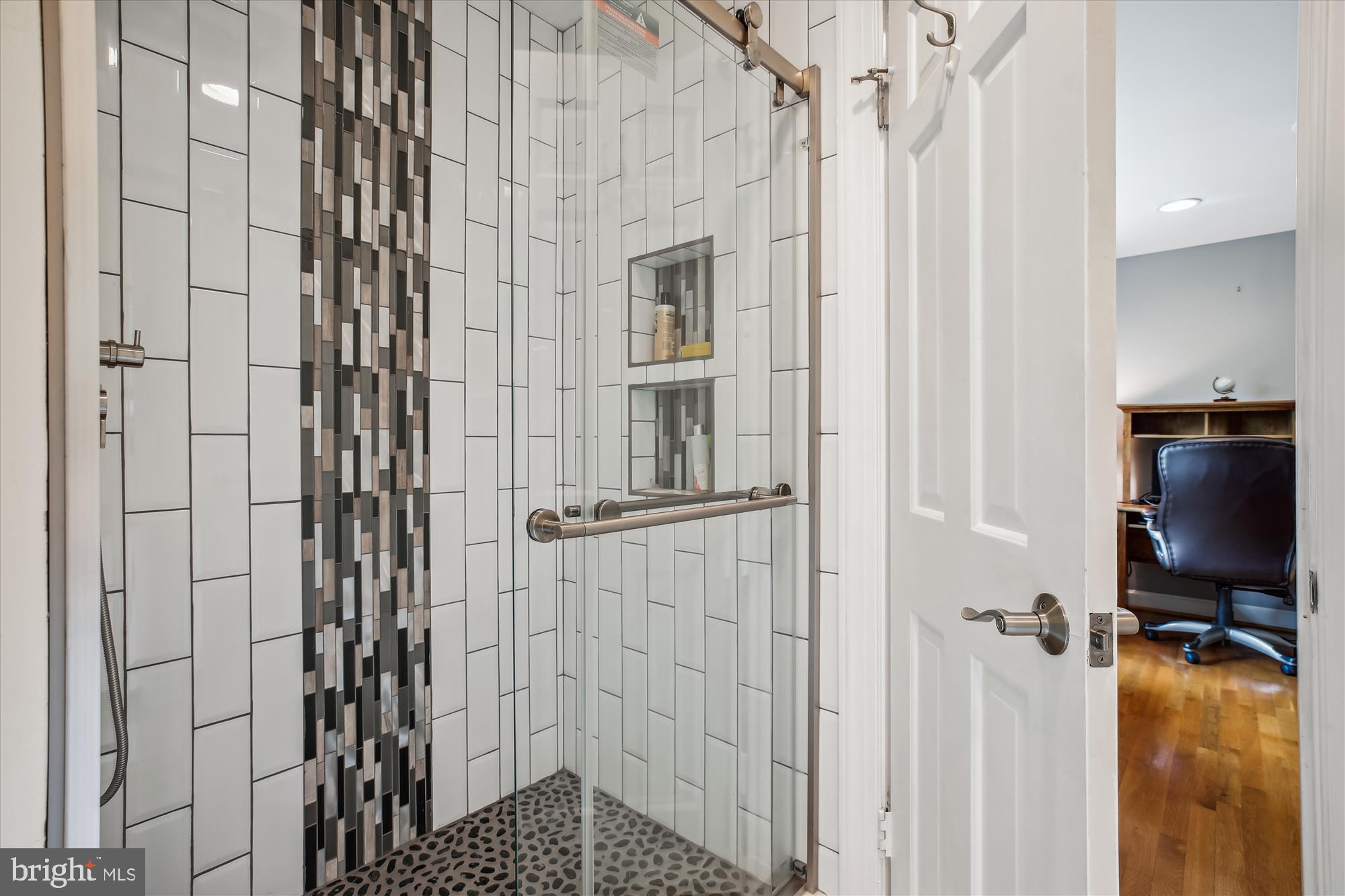 POTOMAC OUTSIDE - Residential