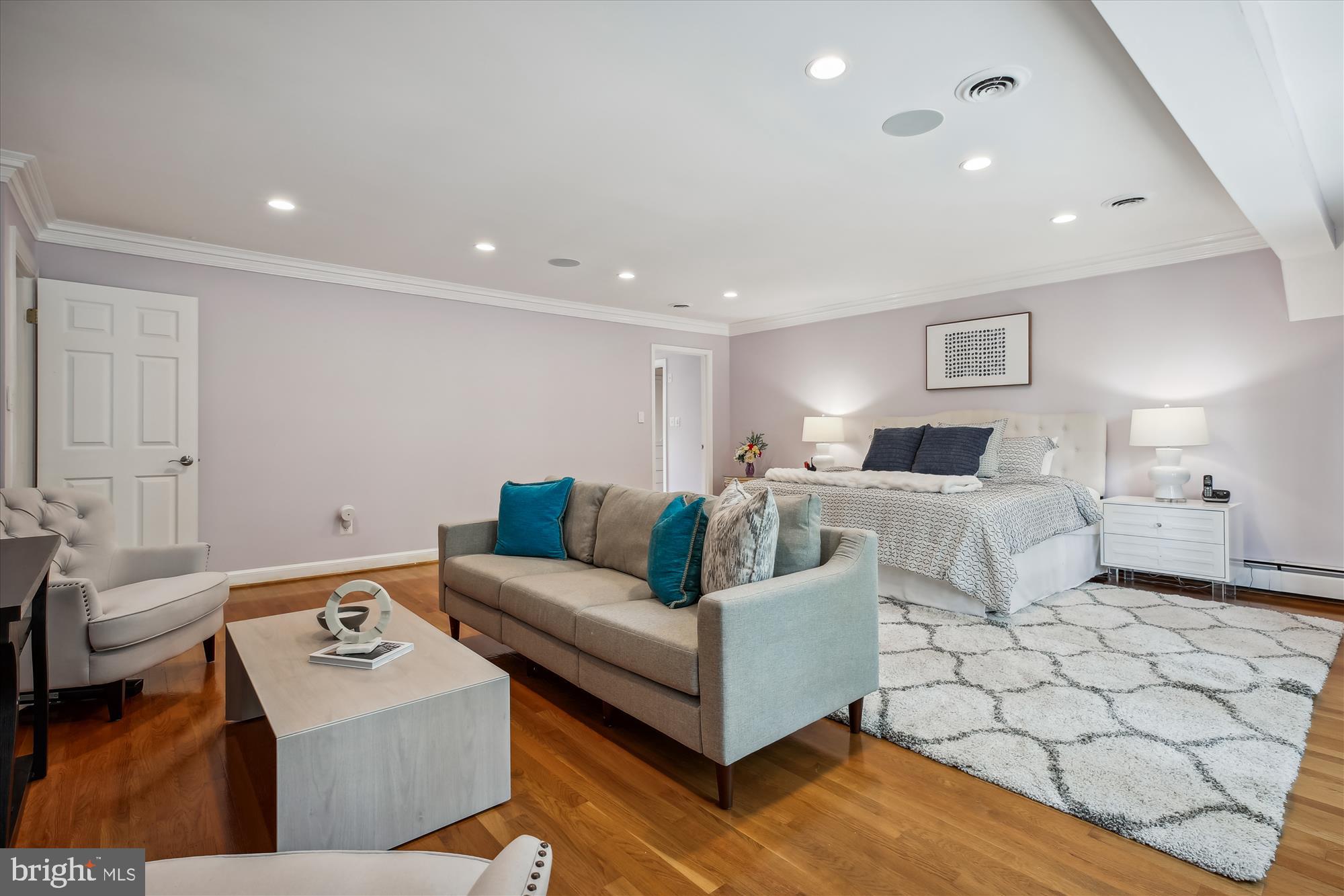 POTOMAC OUTSIDE - Residential