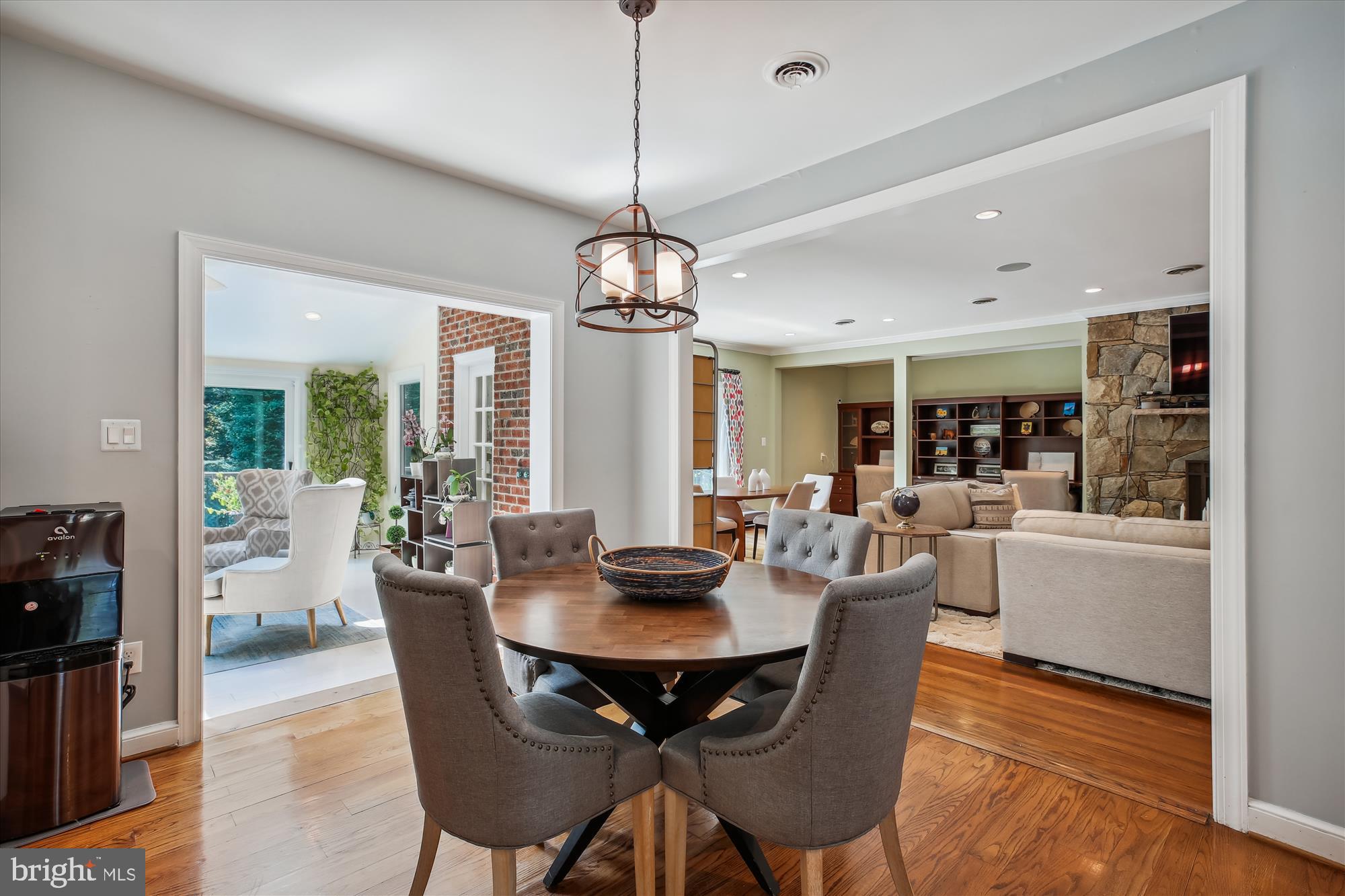 POTOMAC OUTSIDE - Residential