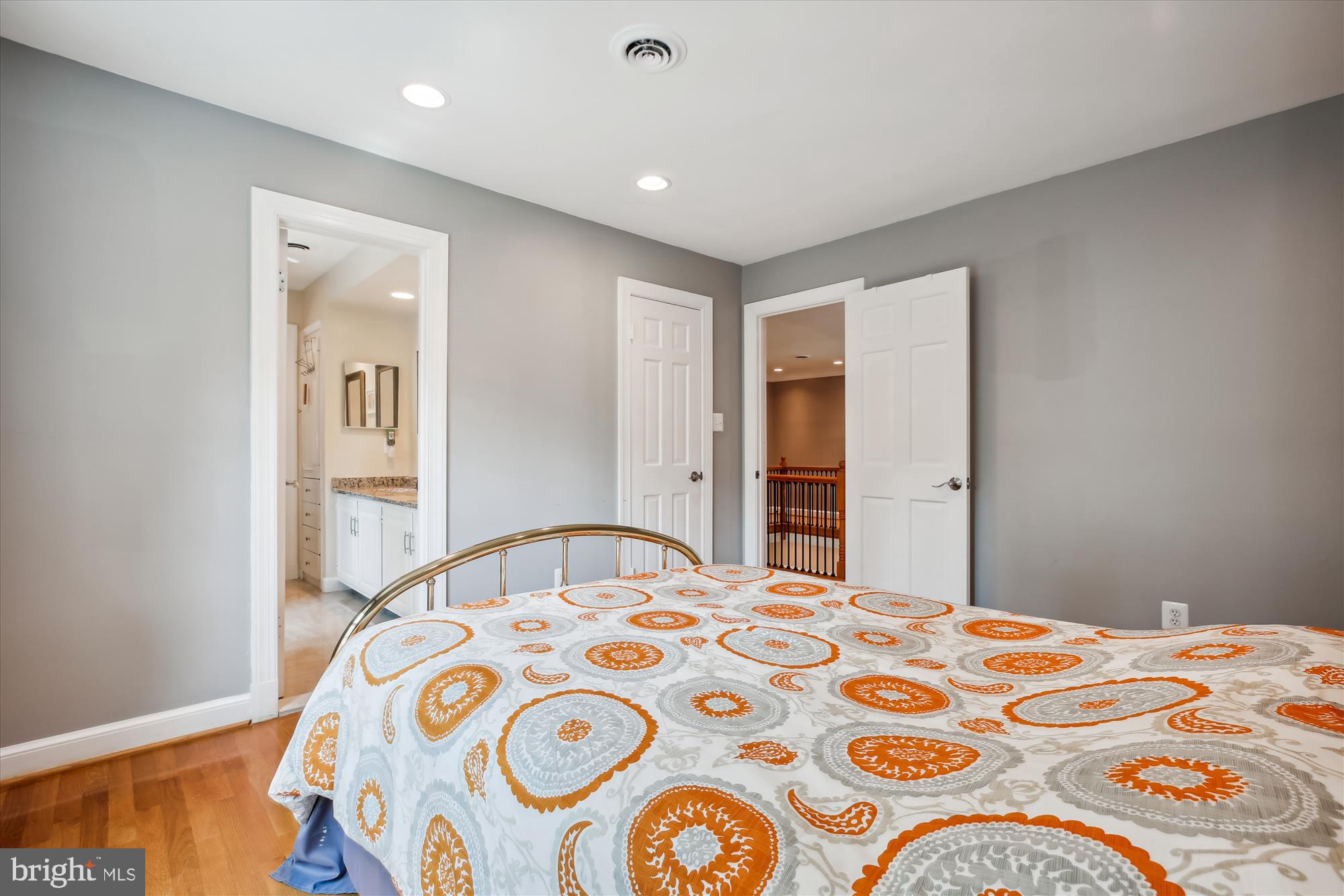 POTOMAC OUTSIDE - Residential