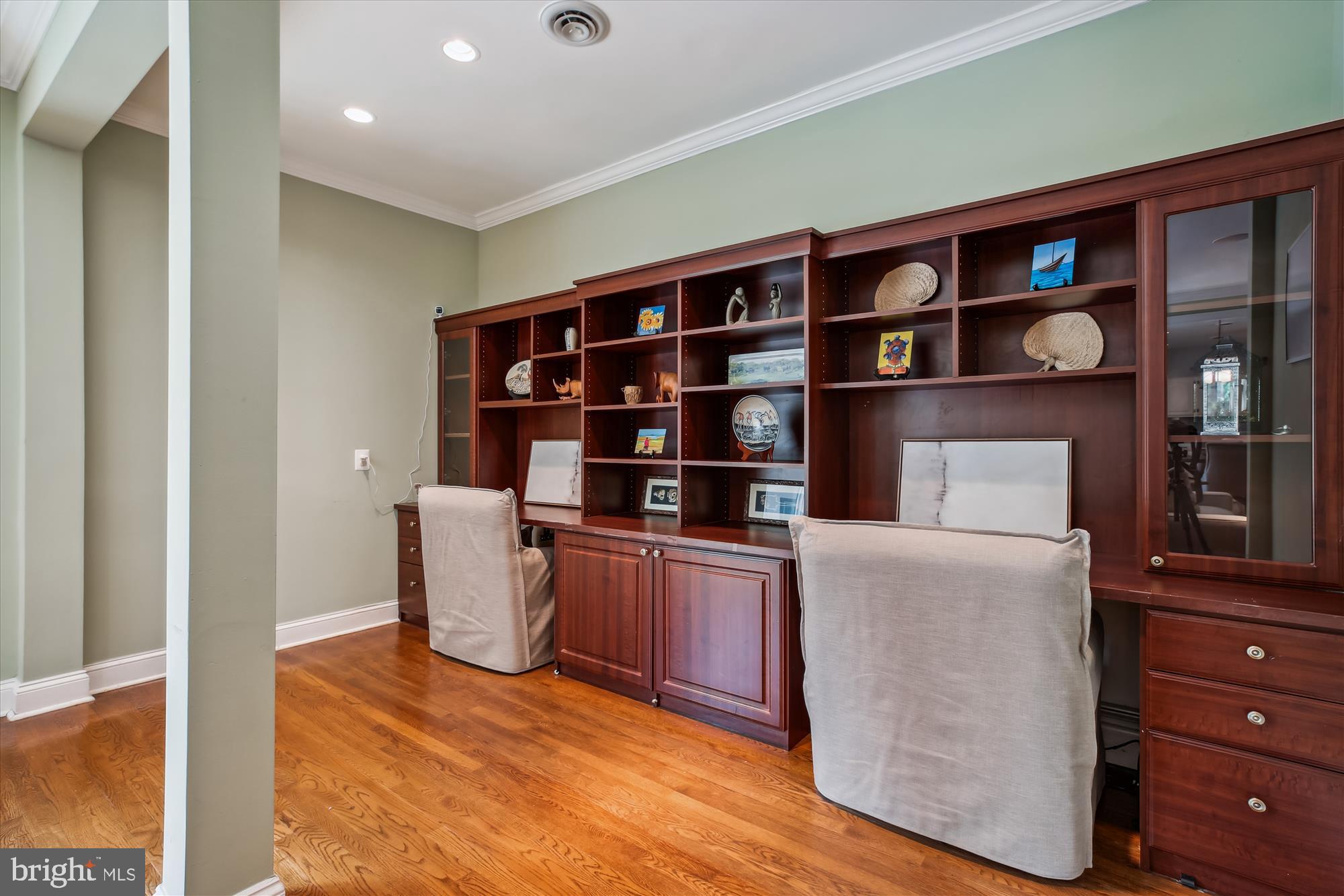 POTOMAC OUTSIDE - Residential