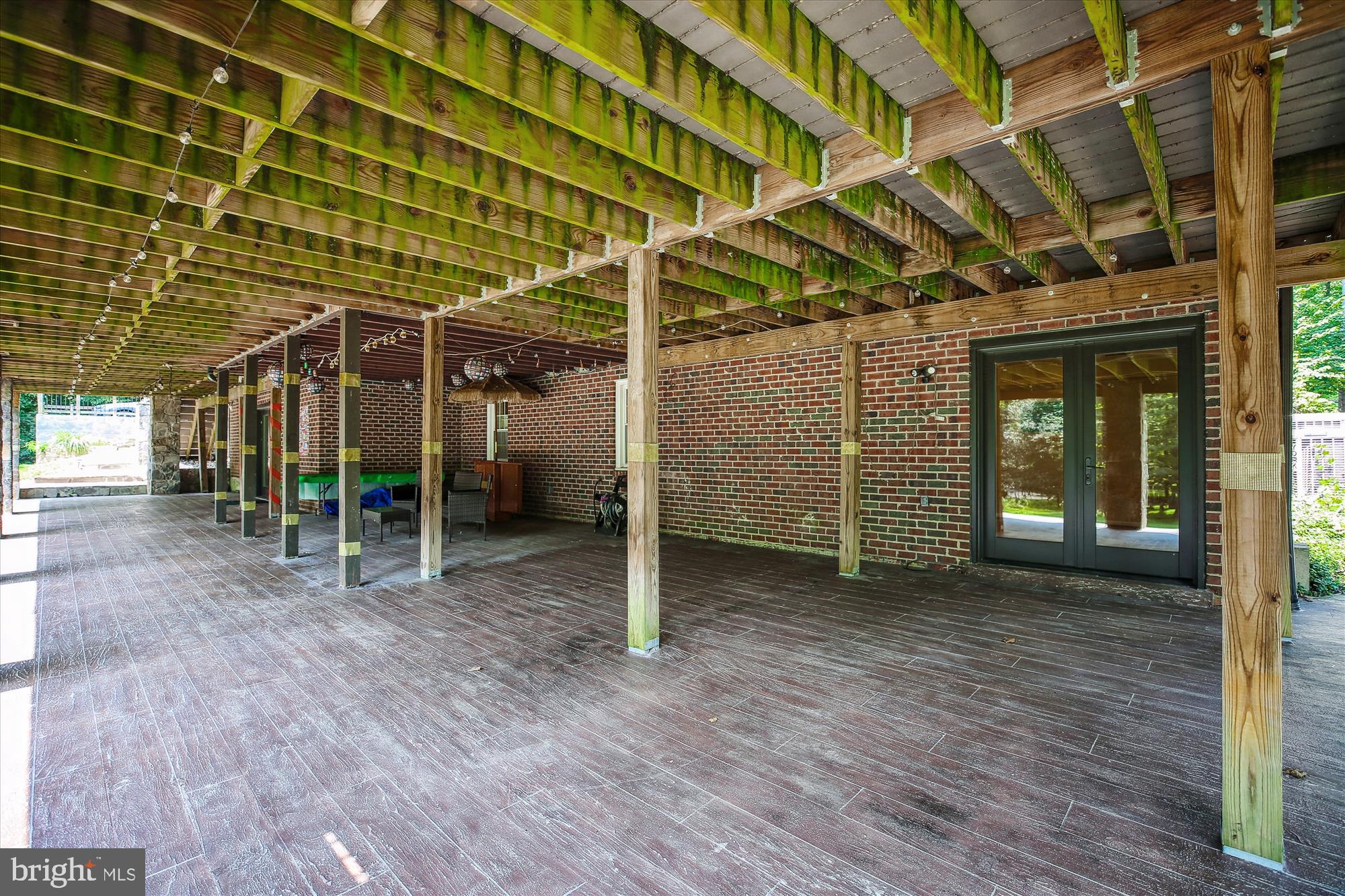 POTOMAC OUTSIDE - Residential