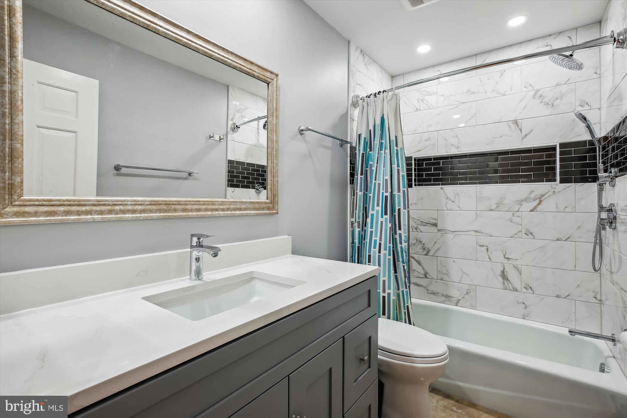 POTOMAC OUTSIDE - Residential