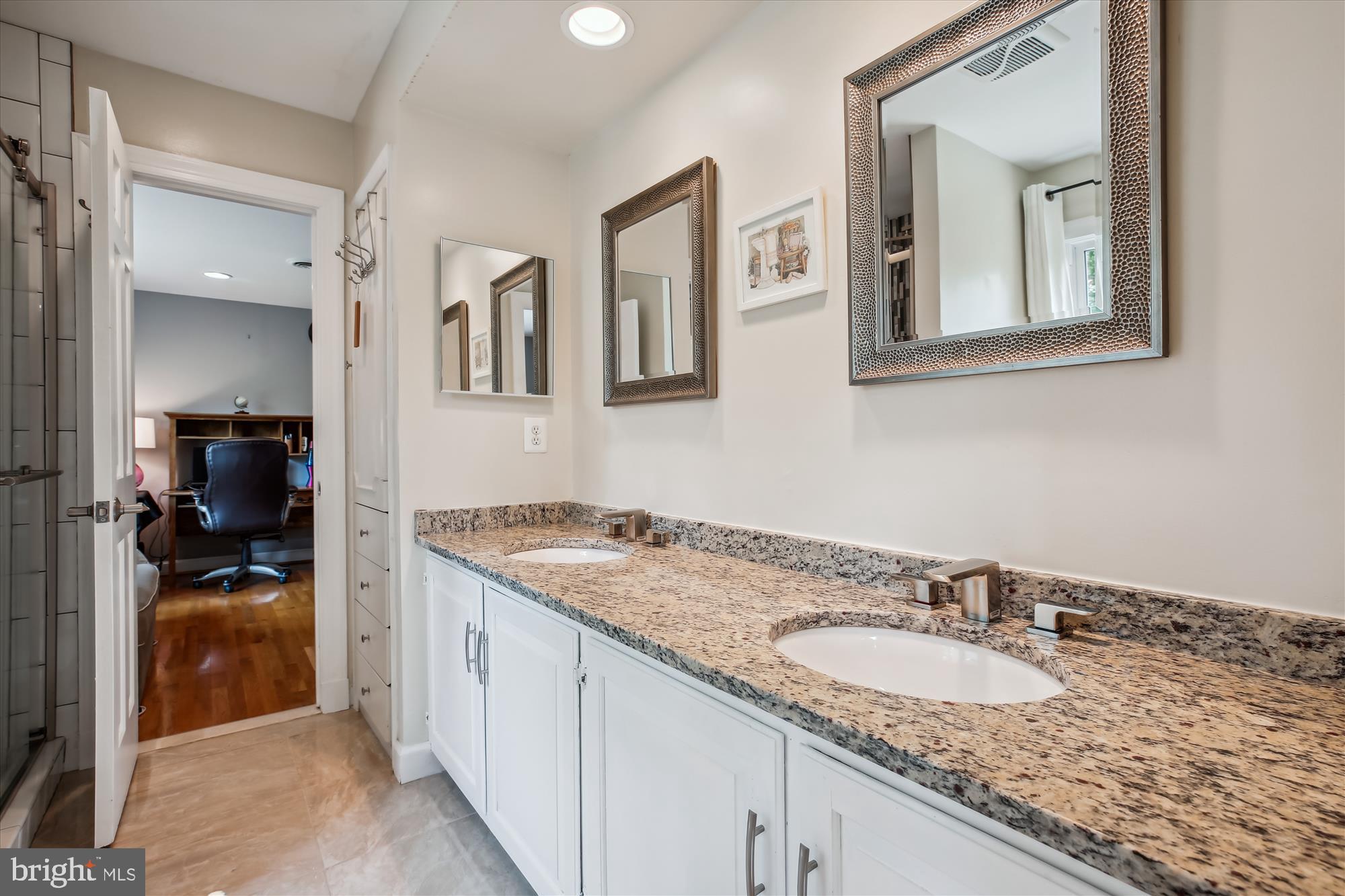 POTOMAC OUTSIDE - Residential