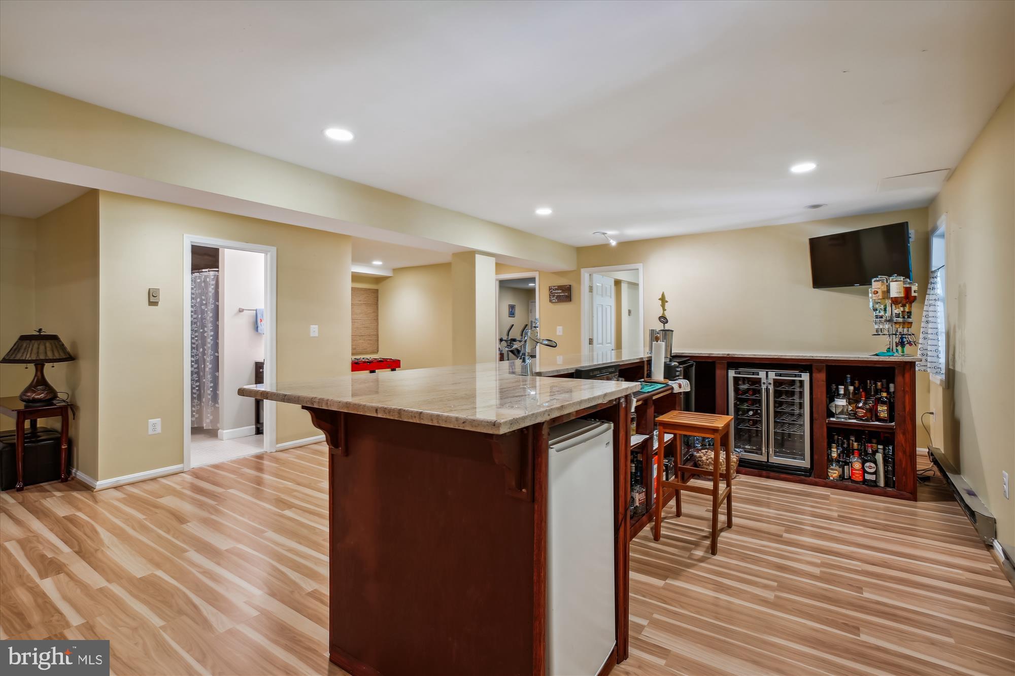 POTOMAC OUTSIDE - Residential