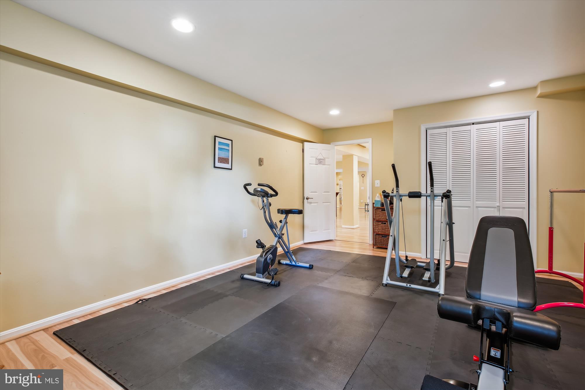 POTOMAC OUTSIDE - Residential