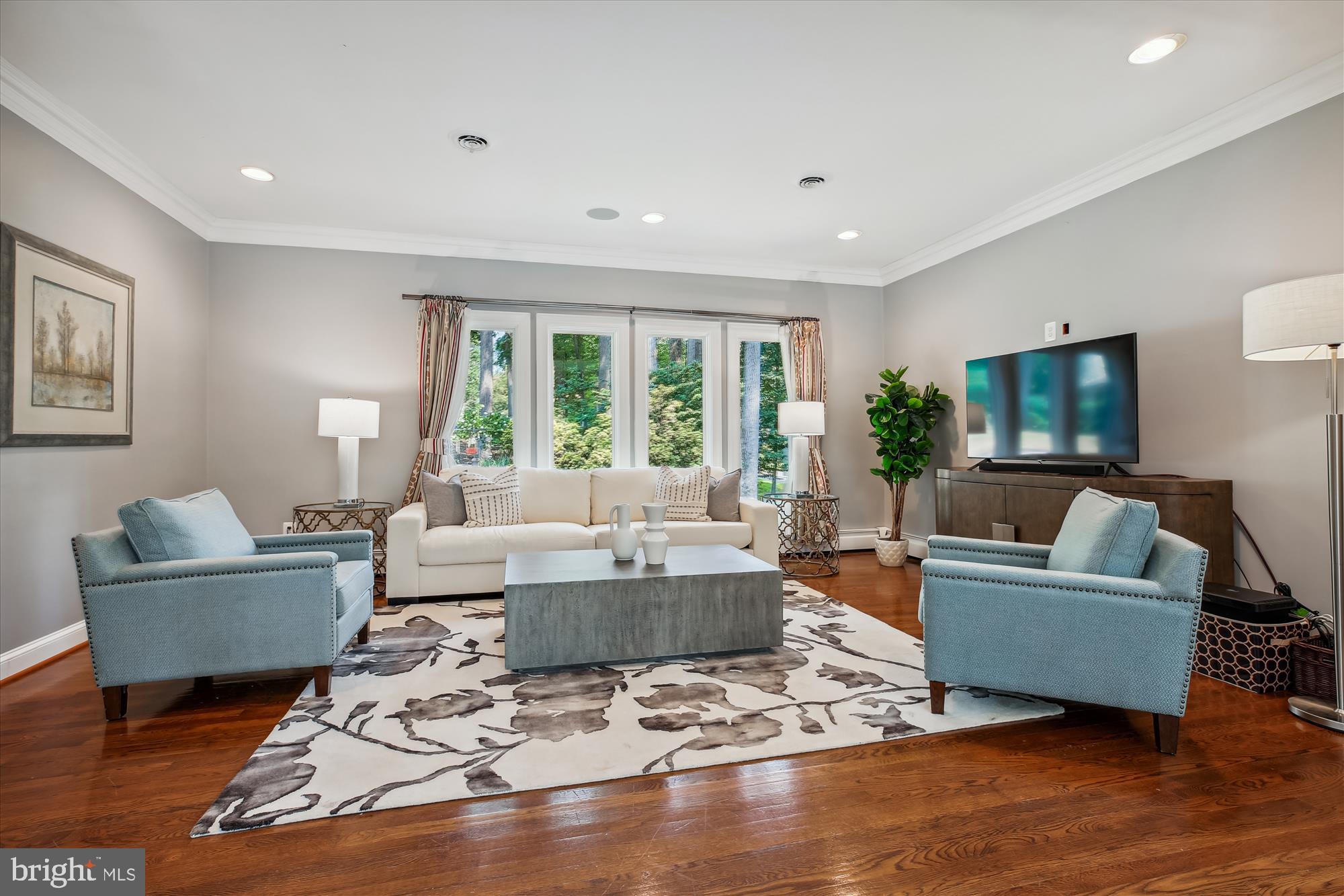 POTOMAC OUTSIDE - Residential