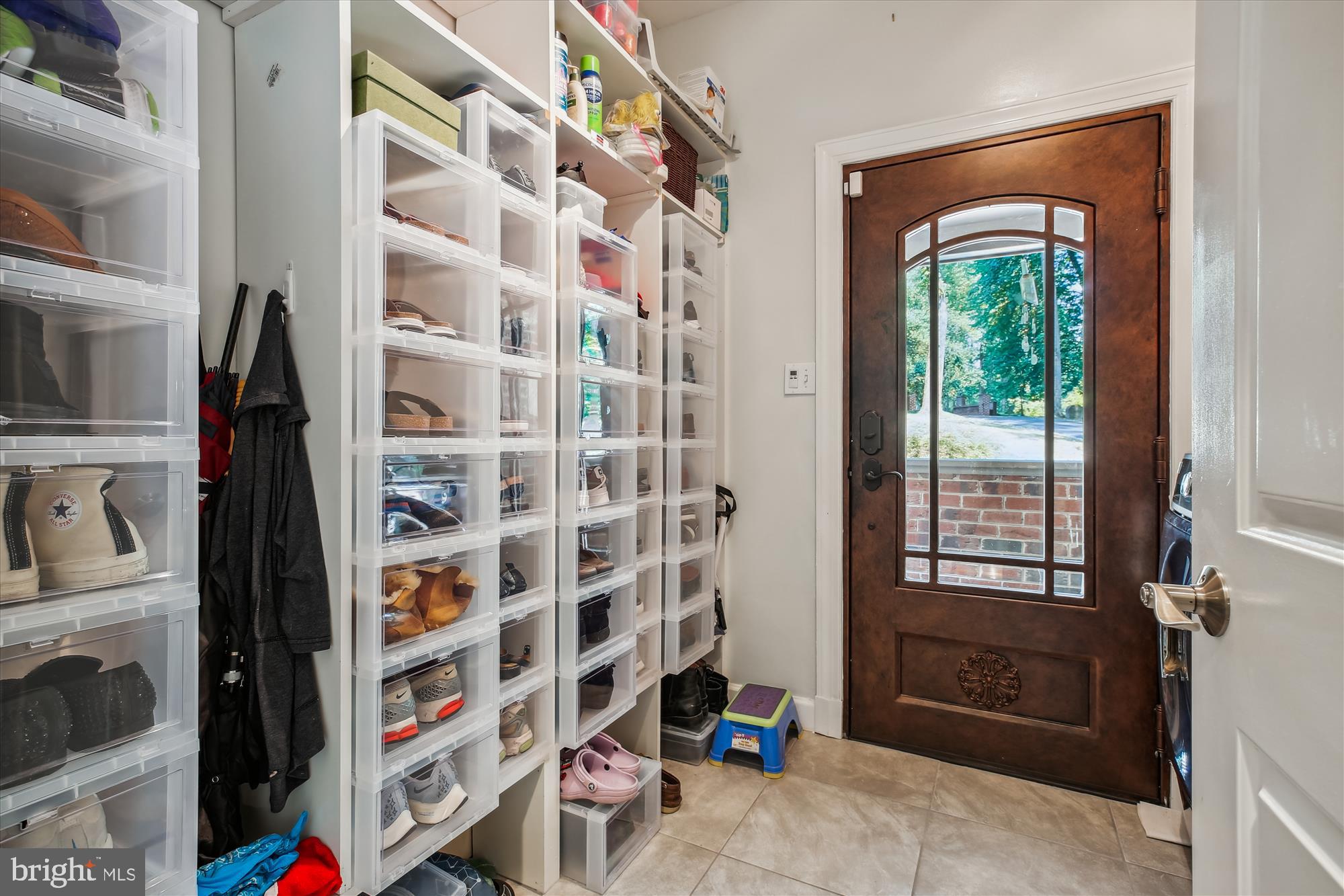 POTOMAC OUTSIDE - Residential