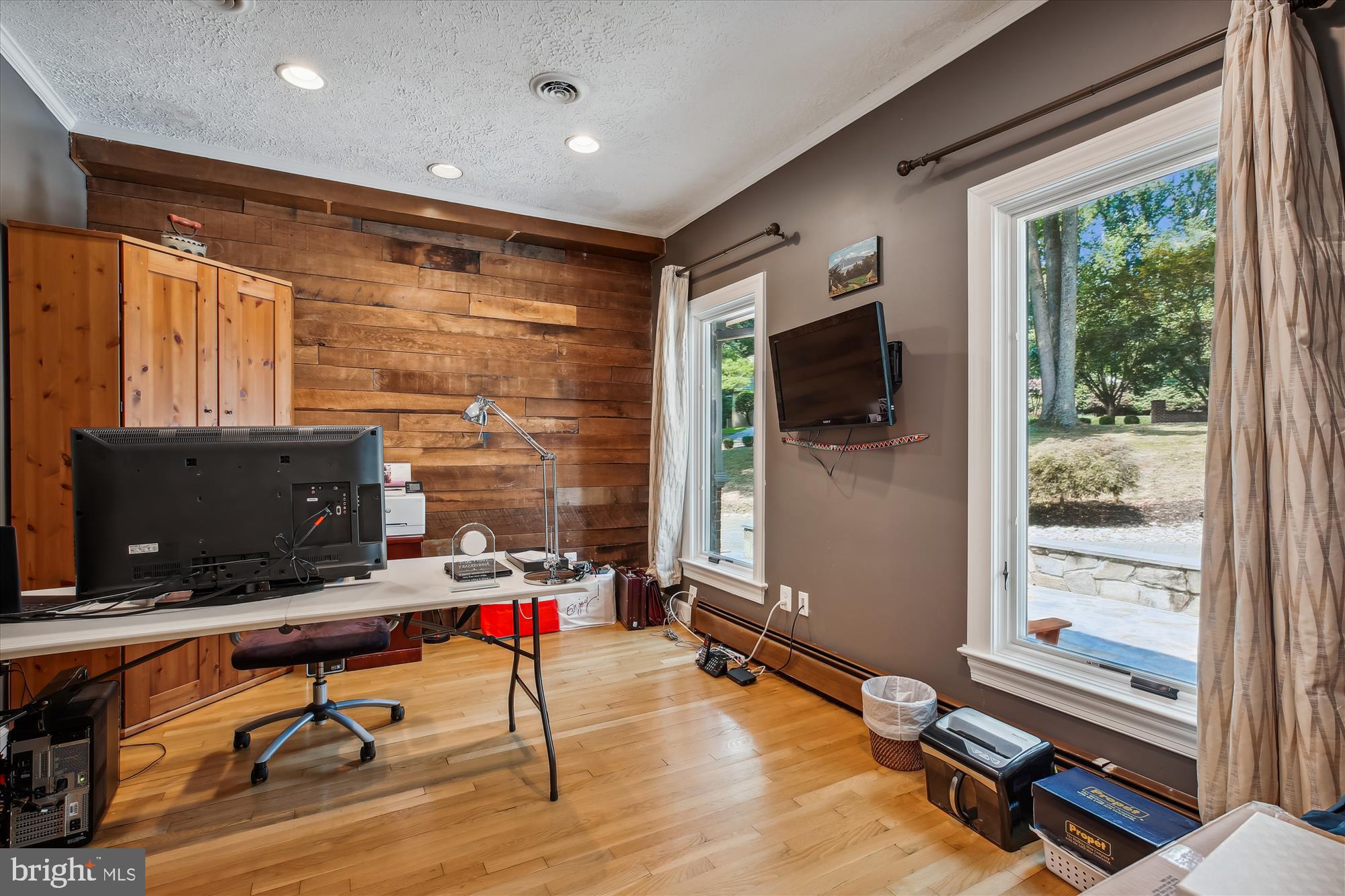 POTOMAC OUTSIDE - Residential