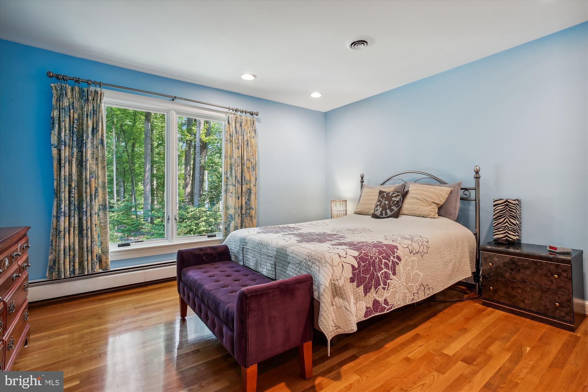 POTOMAC OUTSIDE - Residential