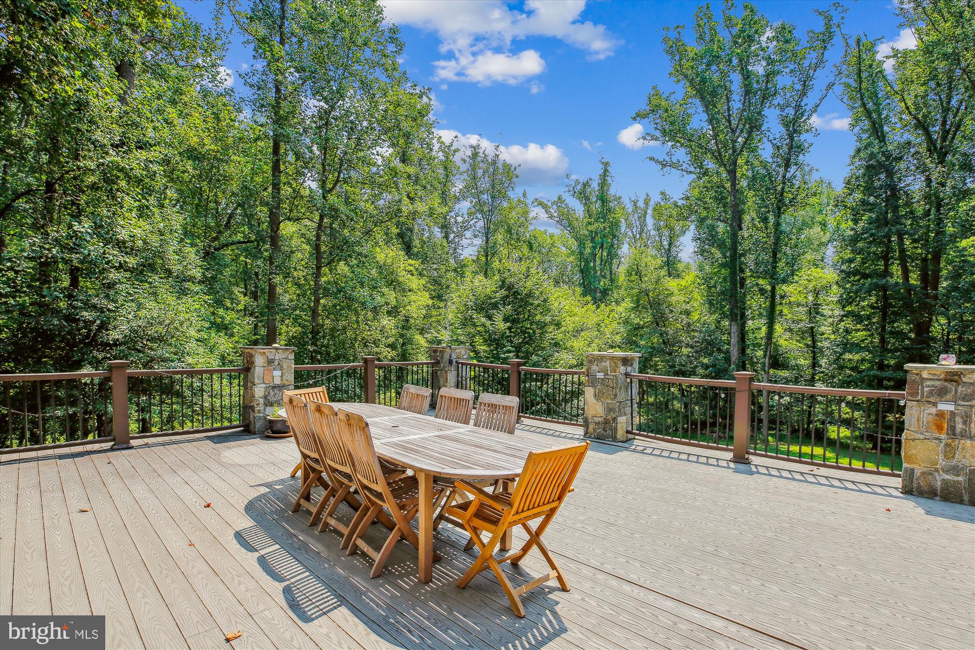 POTOMAC OUTSIDE - Residential