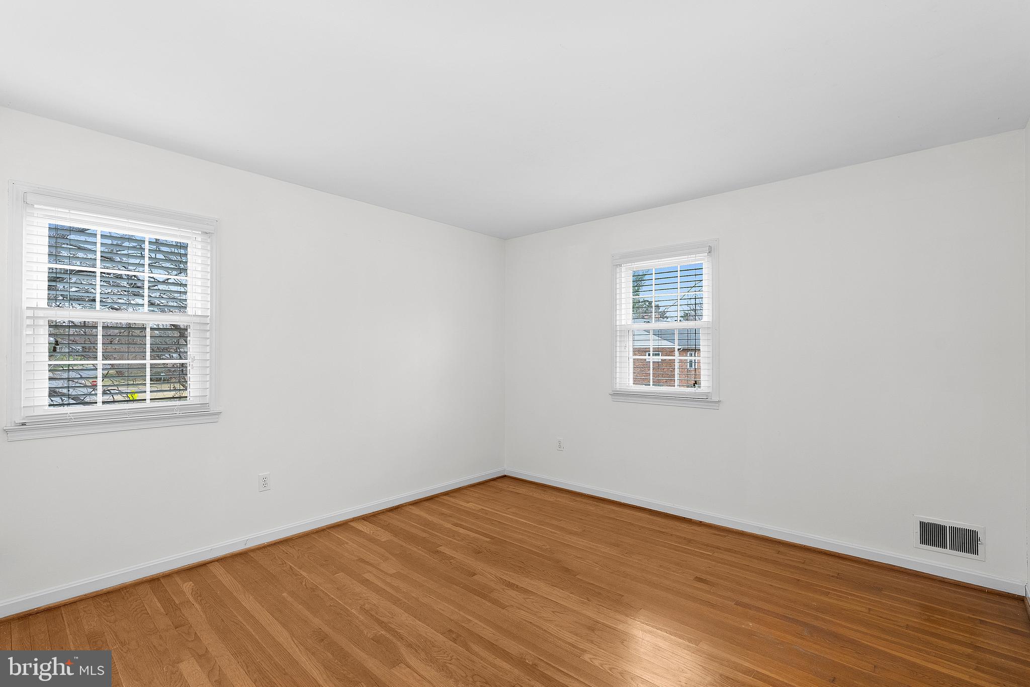 MC LEAN HAMLET - Residential