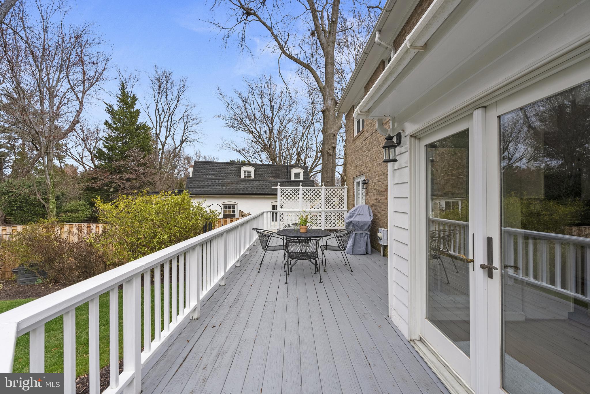 MC LEAN HAMLET - Residential